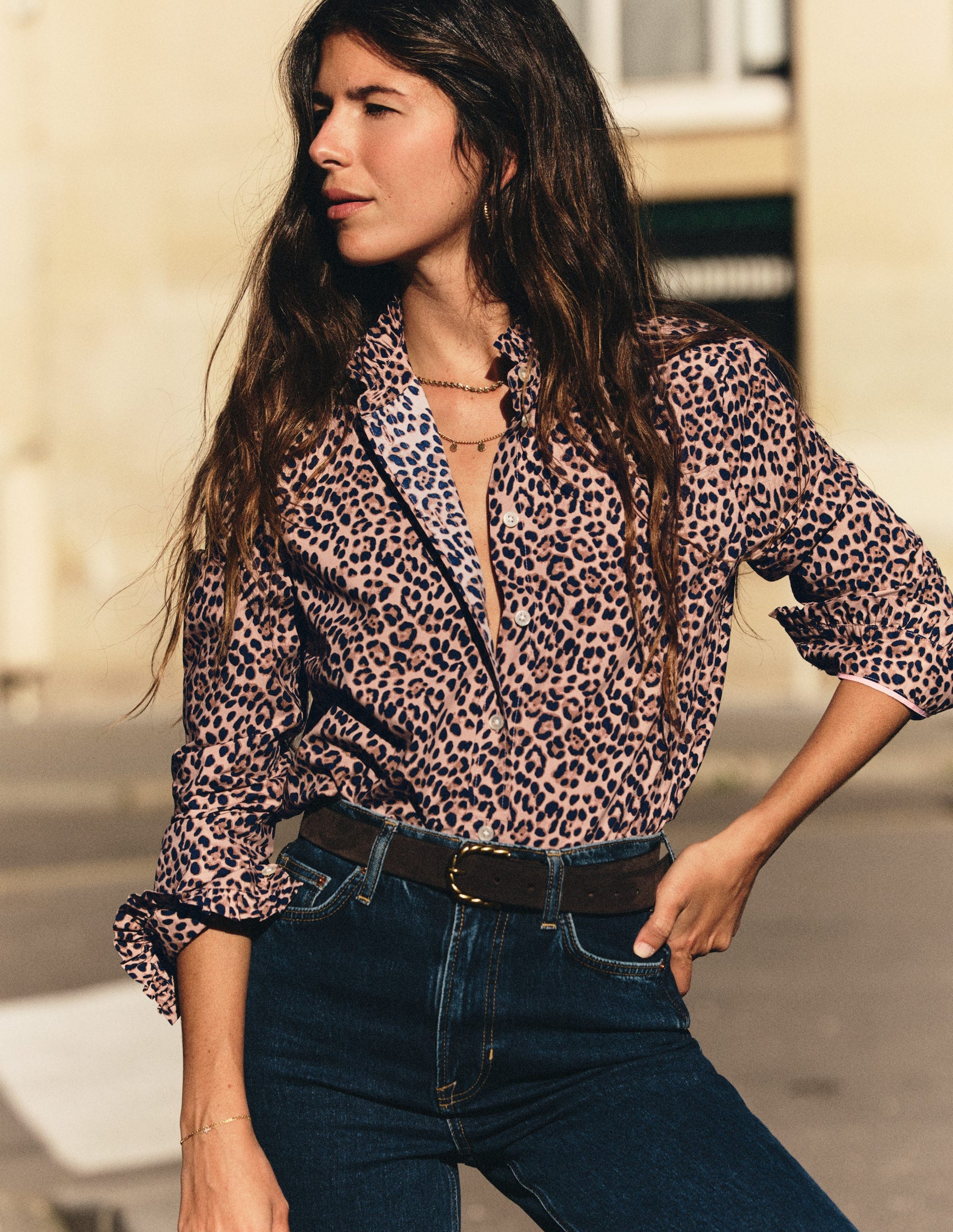 Chemise Sienna en coton à volants-Cassonade, motif Brushed Animal-5