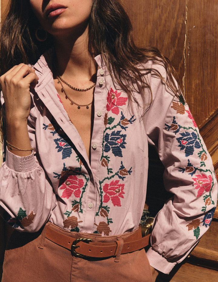 Top Erica volanté en coton-Rose tendre, motif floral brodé