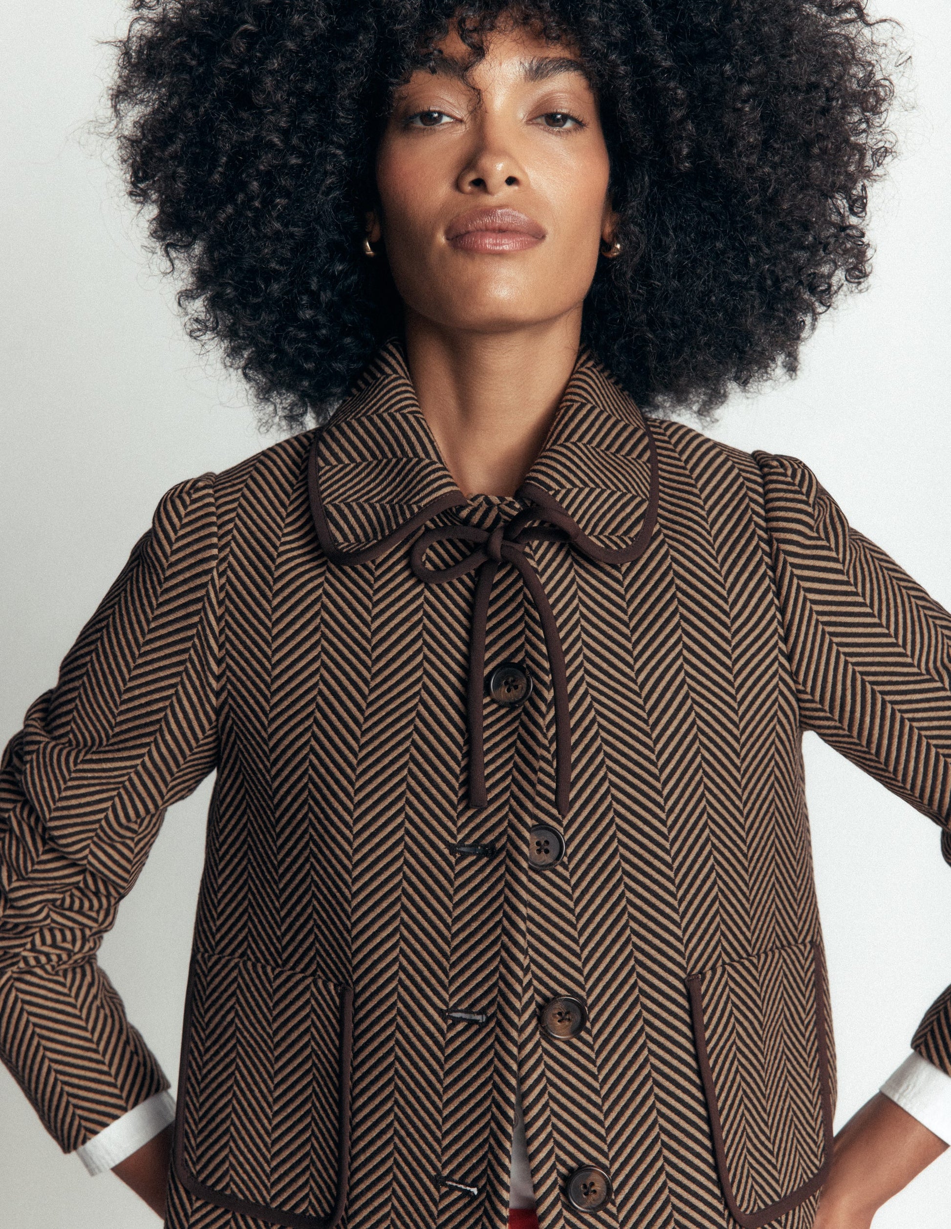 Branscombe Wolljacke mit Schleife-Braun, Fischgrätmuster-1
