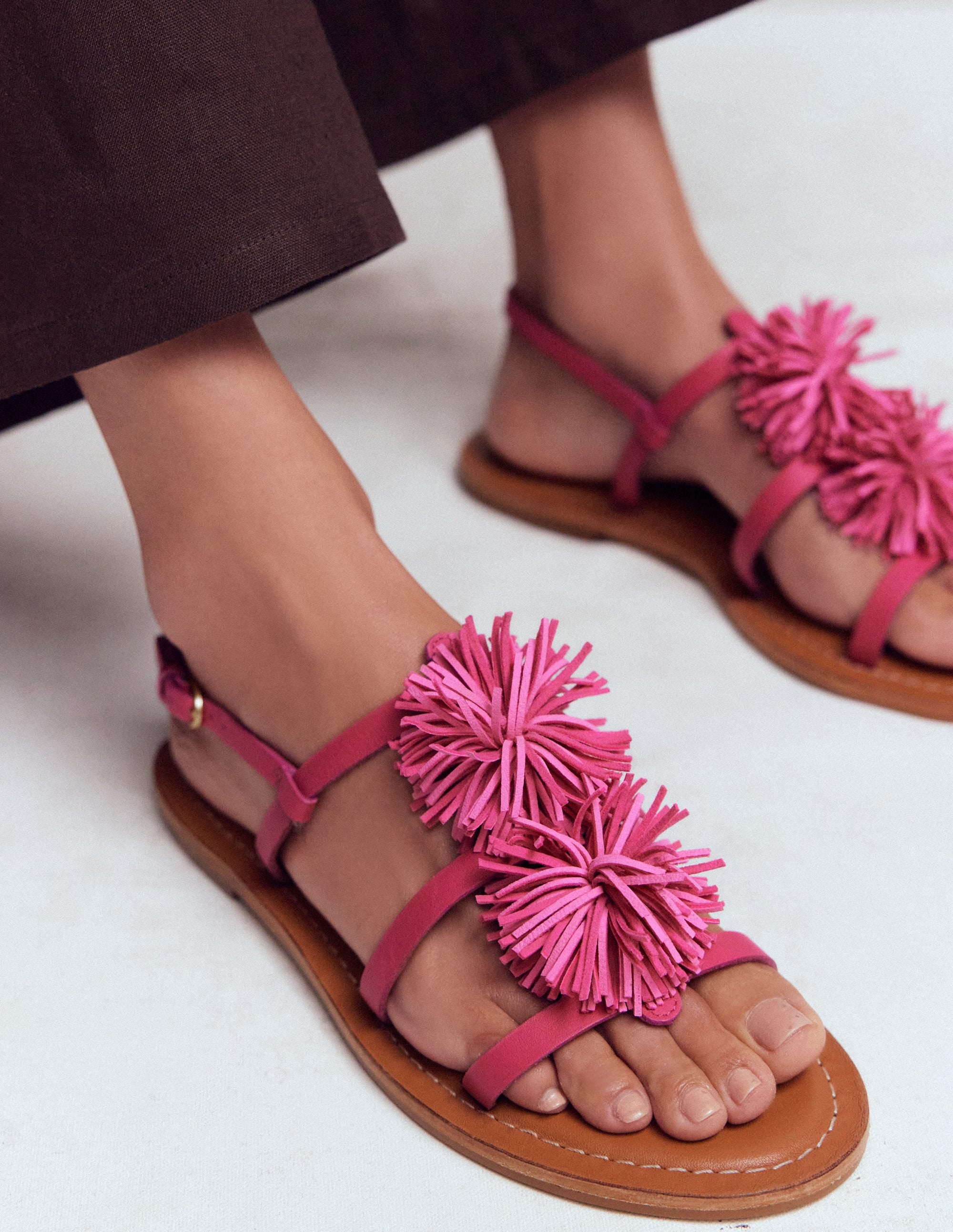 Flache Sandalen mit Bommeln-ROSA - Image 2