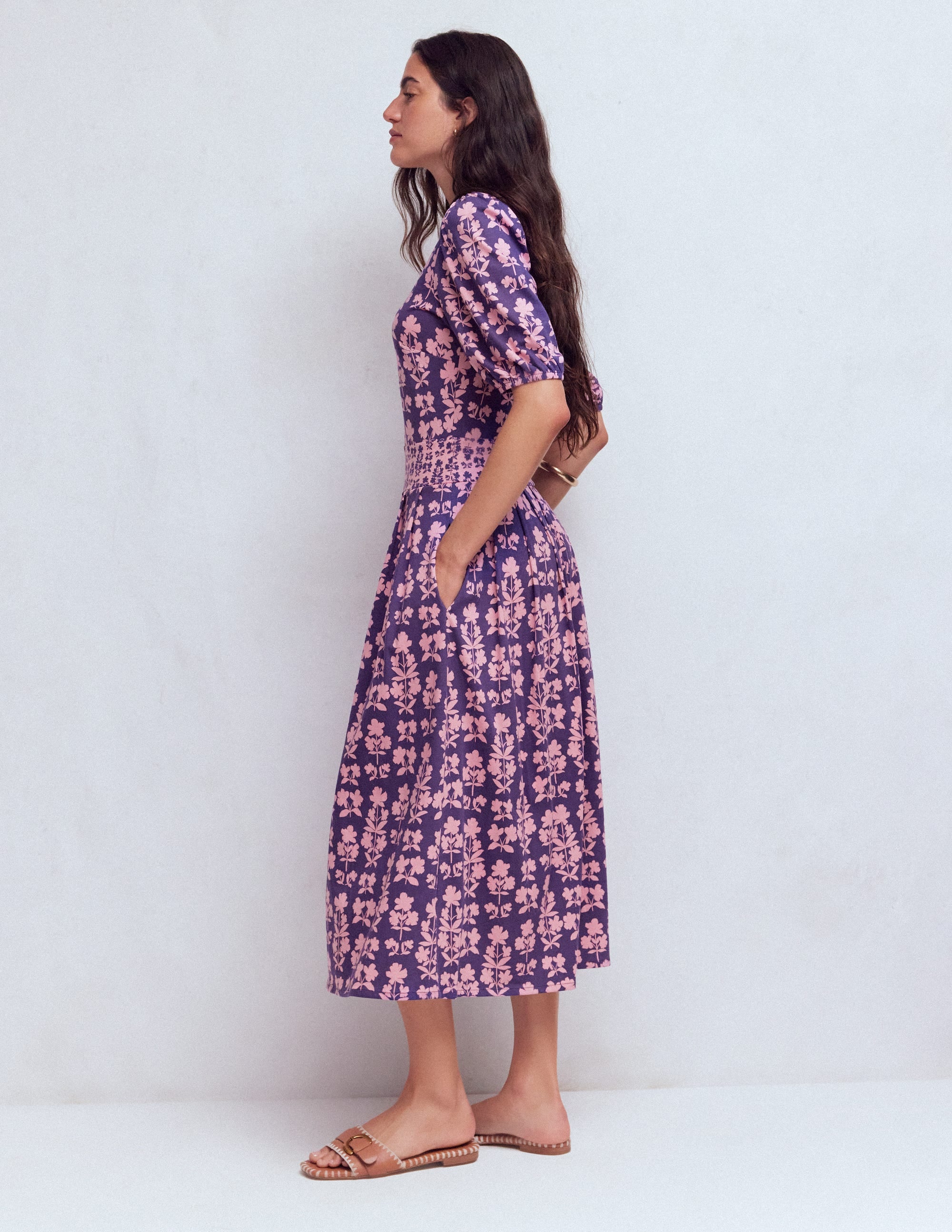 Amber Jersey-Midikleid mit Falten-Calla-Lilie, Blütenhain - Image 3