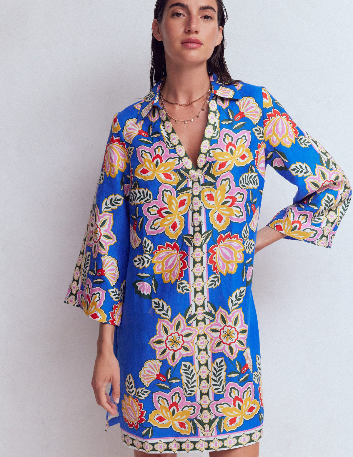 Carmen Kurzes Leinenkleid-Blau, Blüten-Eleganz - Image 4