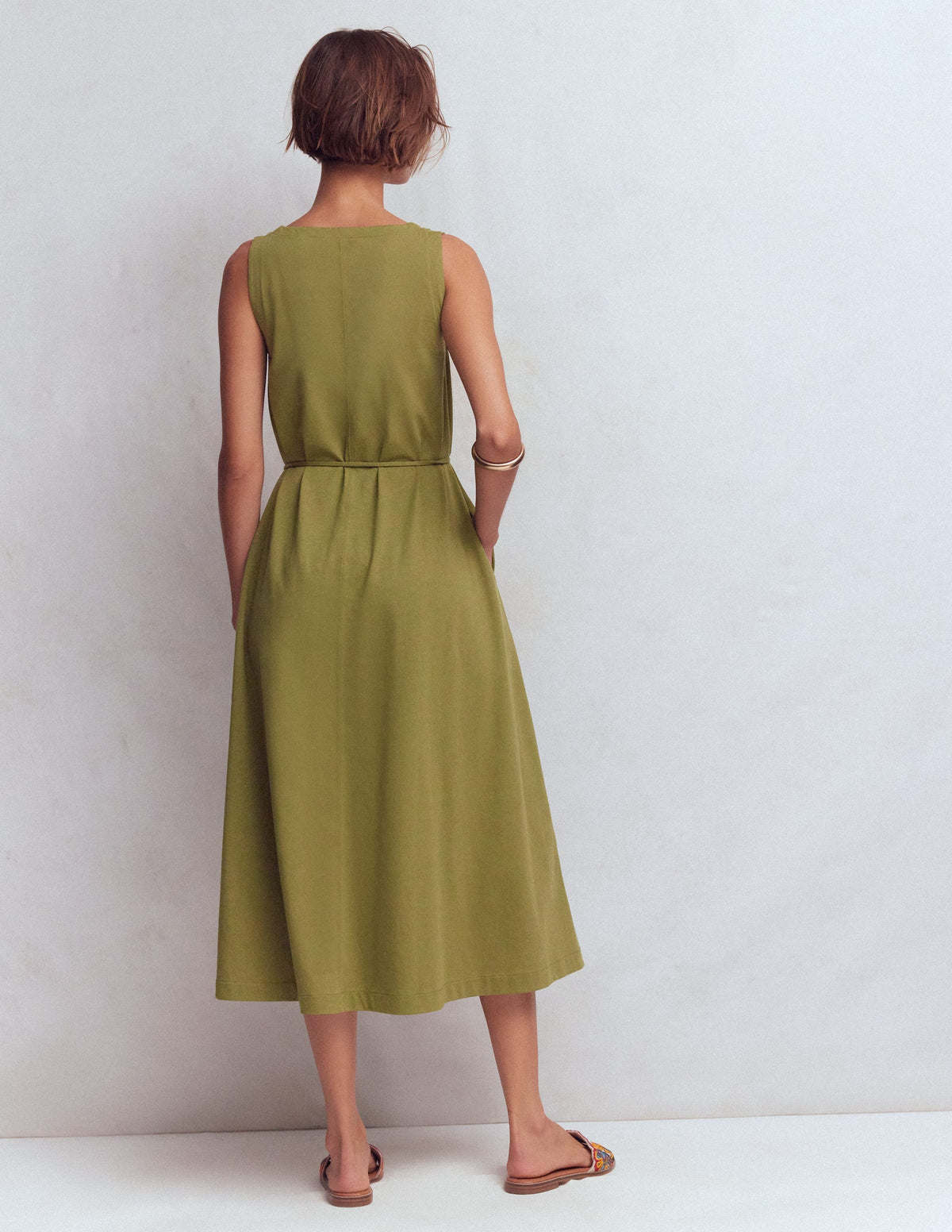 Mia Jersey-Midikleid mit V-Ausschnitt-Olive-3