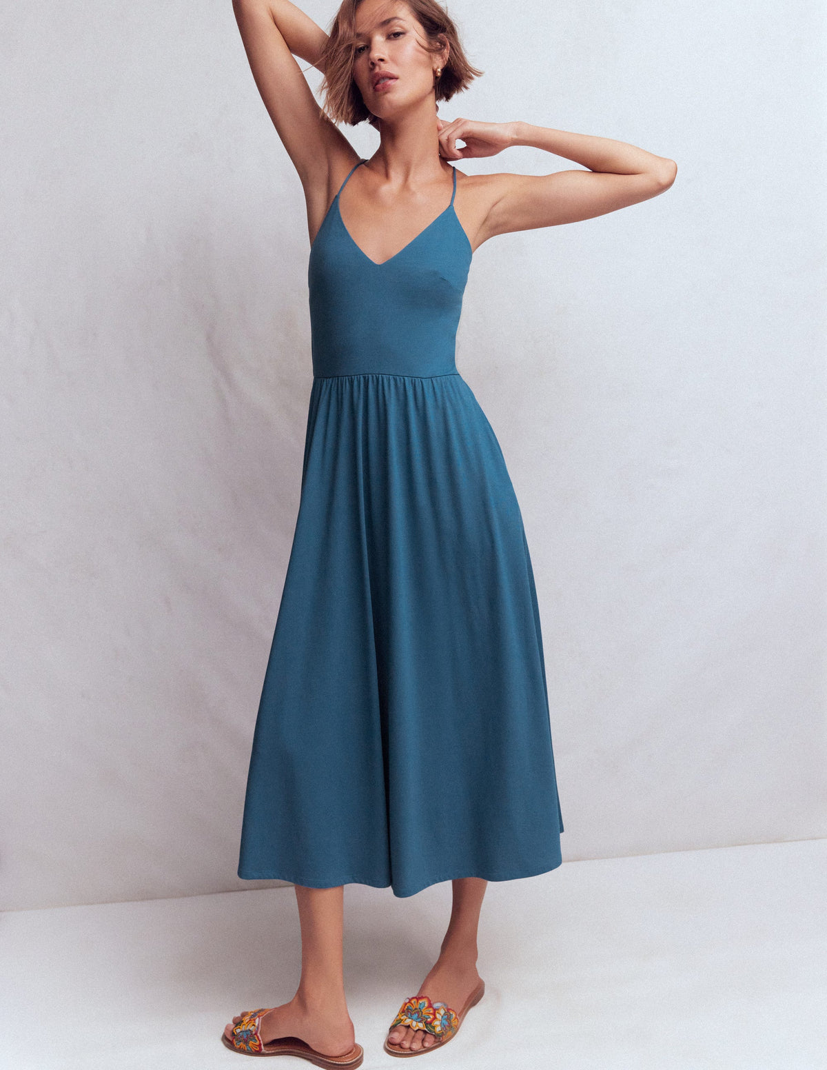 Jerseykleid mit gekreuzten Rückenträgern-Turmalinblau - Image 1