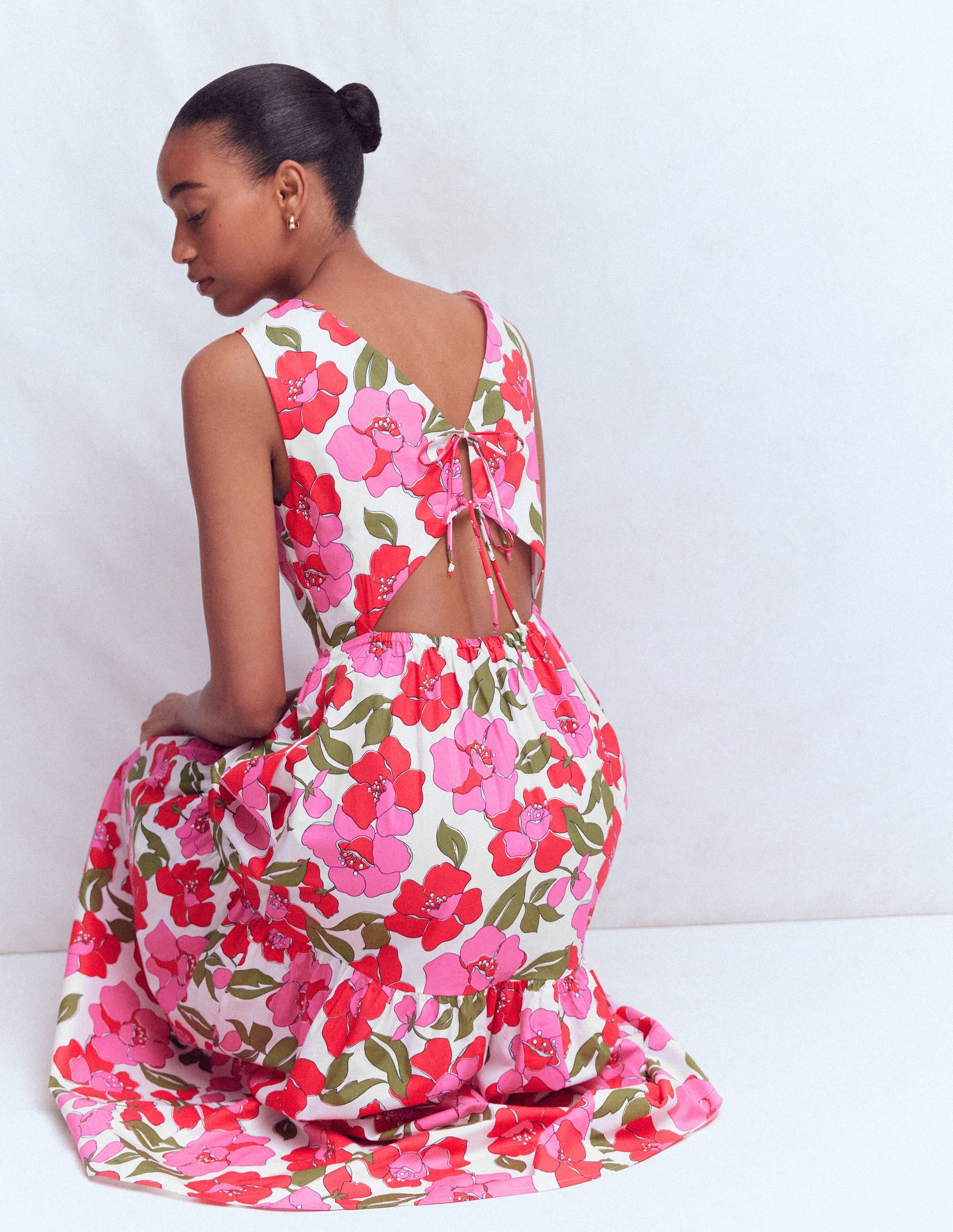 Robe sans manches en popeline-Rouge, motif Radiant Bloom - Image 6