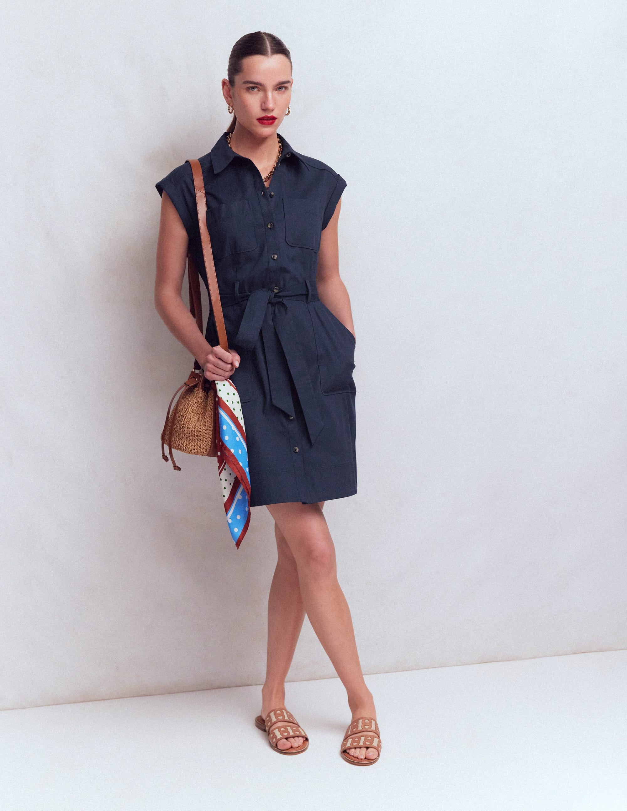 Kurzes Hemdblusenkleid mit Gürtel-Marineblau - Image 1