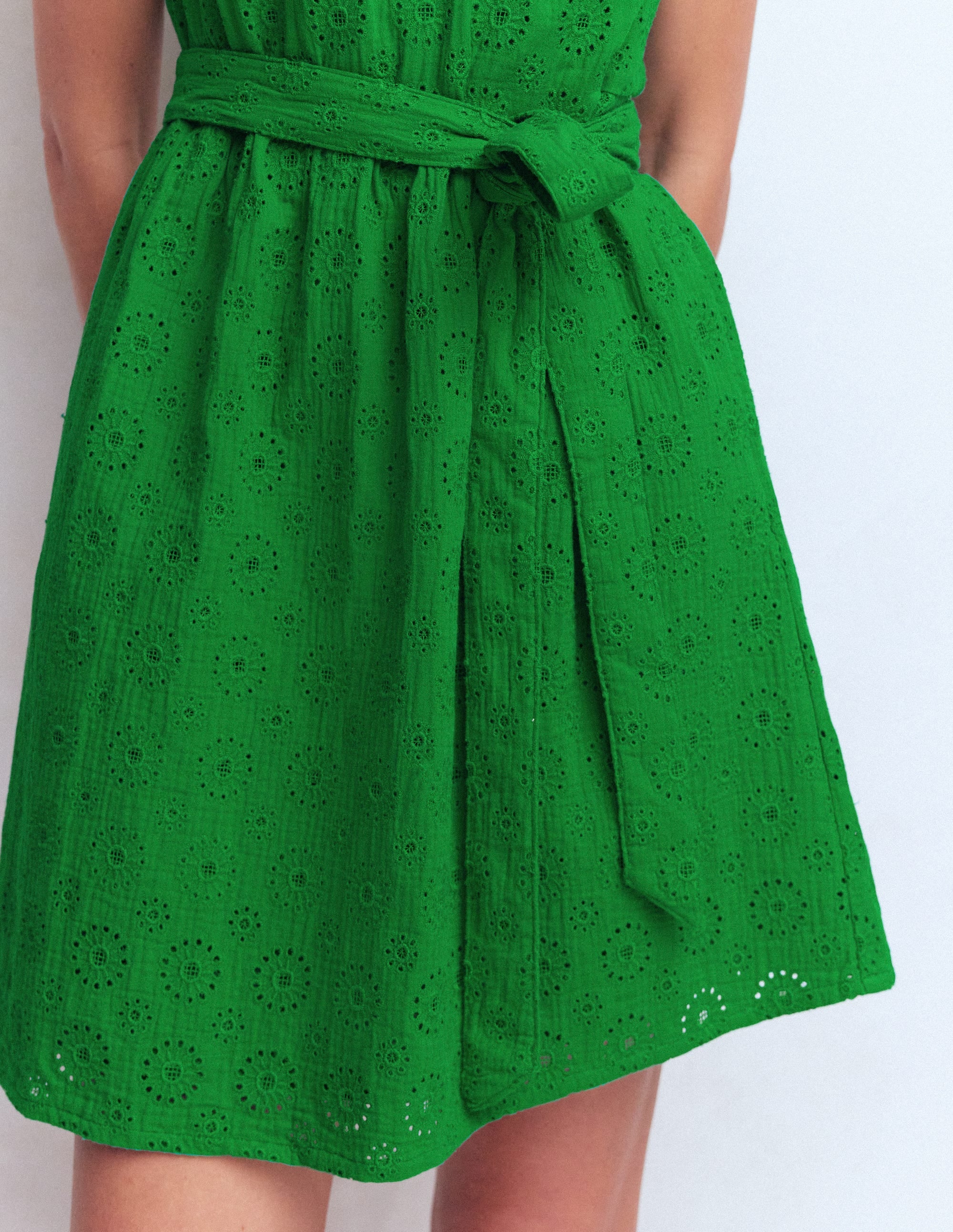 Viv Kurzes Doppeltuch-Kleid-Highland-Grün Lochstickerei - Image 2