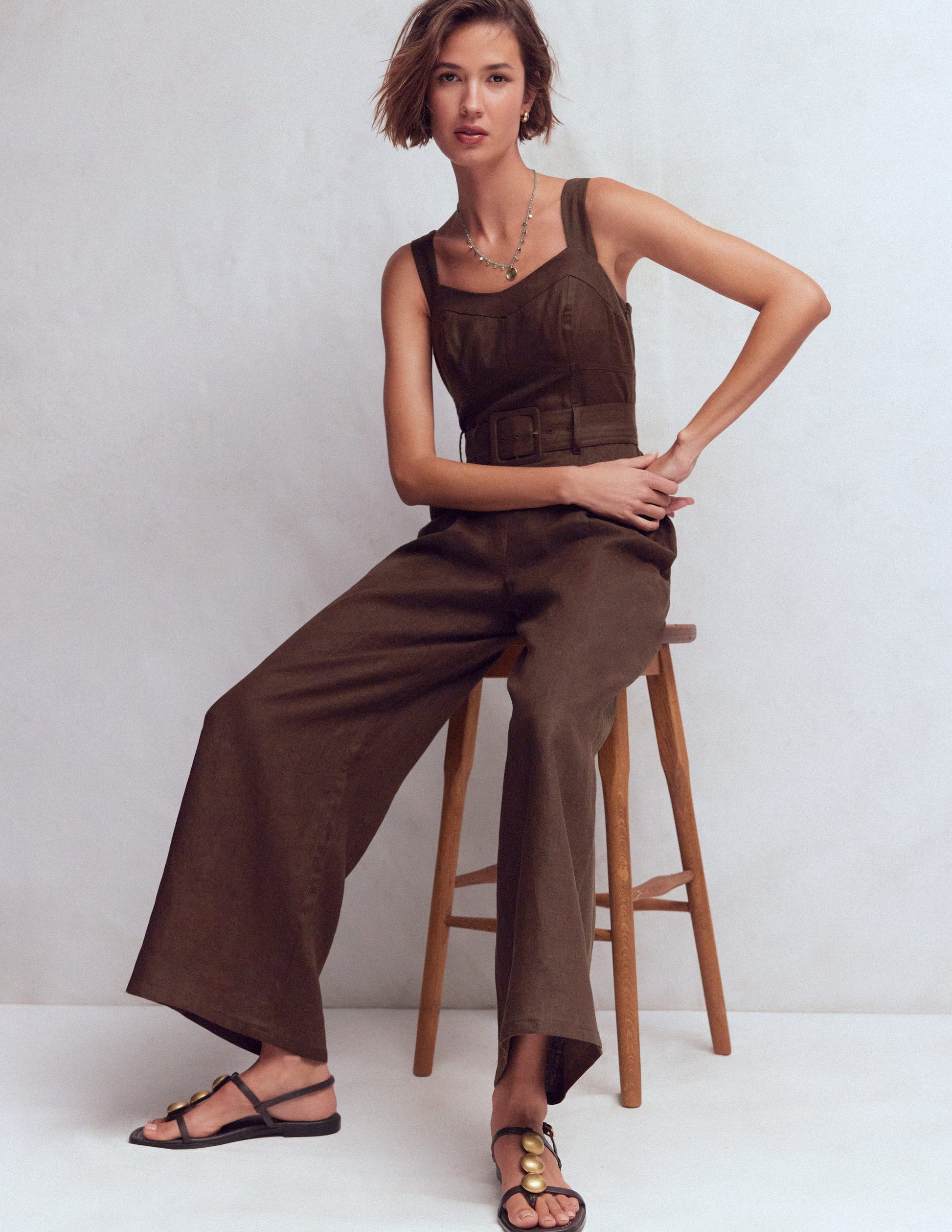 Leinen-Jumpsuit mit  Einsätzen am Oberteil-Bitterschokolade-4