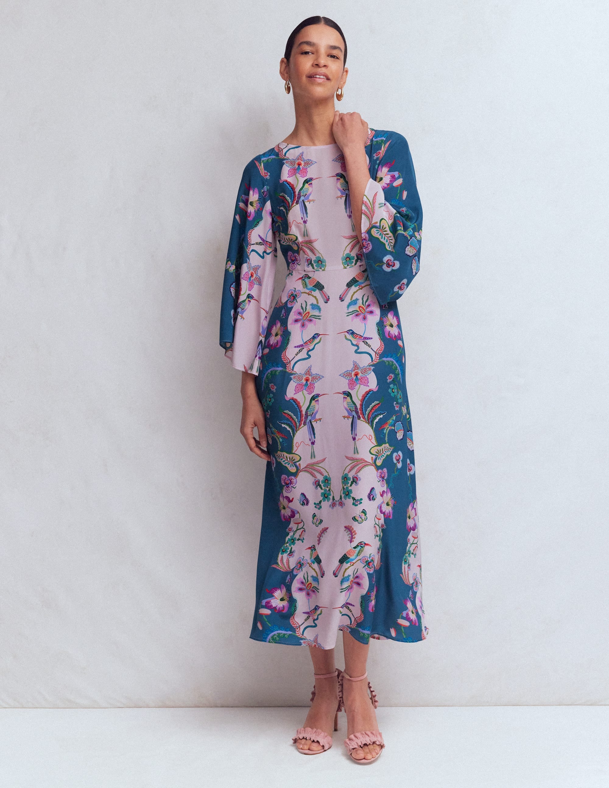 Kleid mit Engelsärmeln und U-Boot-Ausschnitt-Turmalinblau, Orchideenhimmel - Image 1