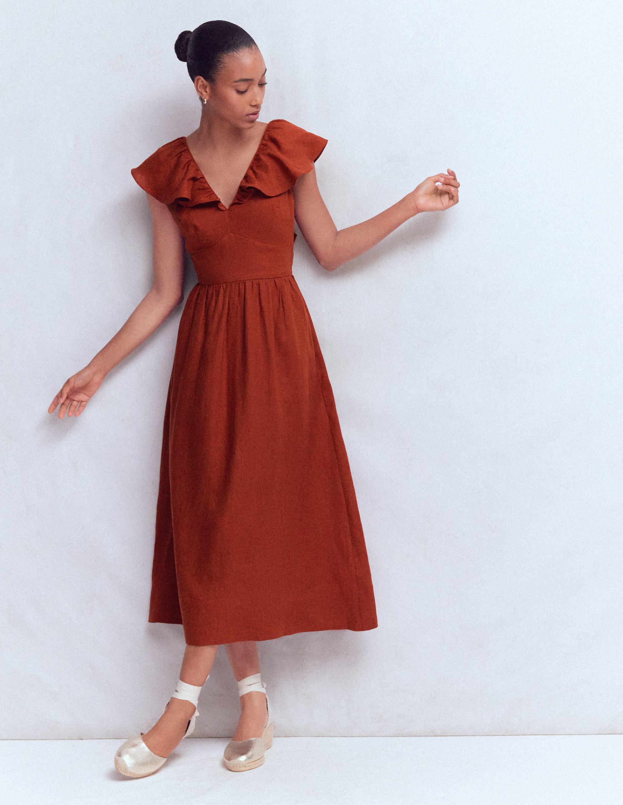 Leinenkleid mit Mega-Rüschen-Gebranntes Henna - Image 5