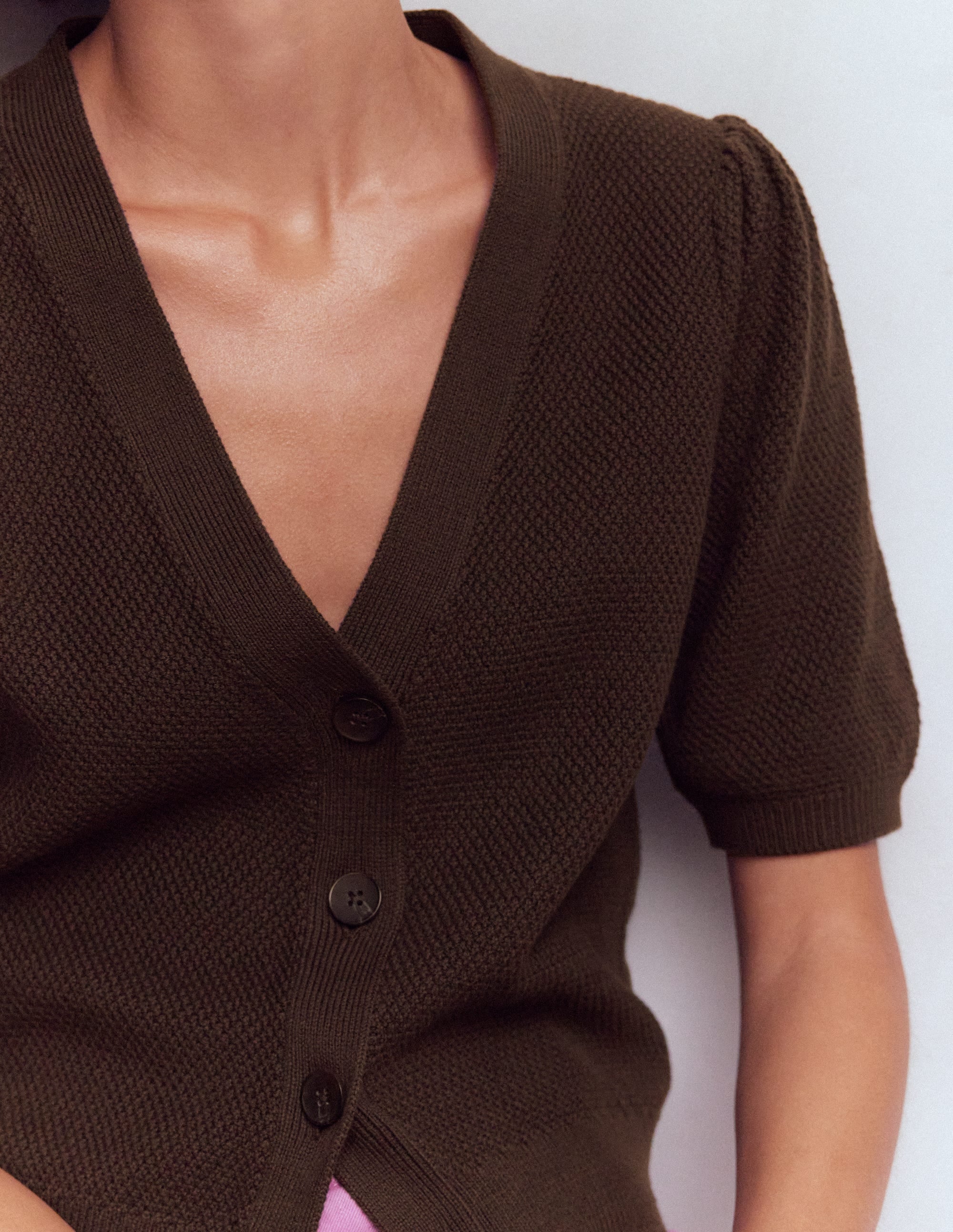Hayley Baumwollstrickjacke mit V-Ausschnitt-Espresso - Image 2