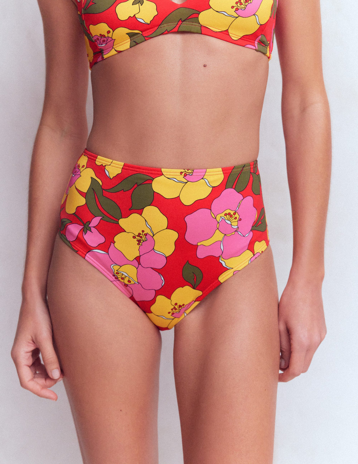 Bikinihose mit hohem Bund-Rot, Strahlende Blüte - Image 5