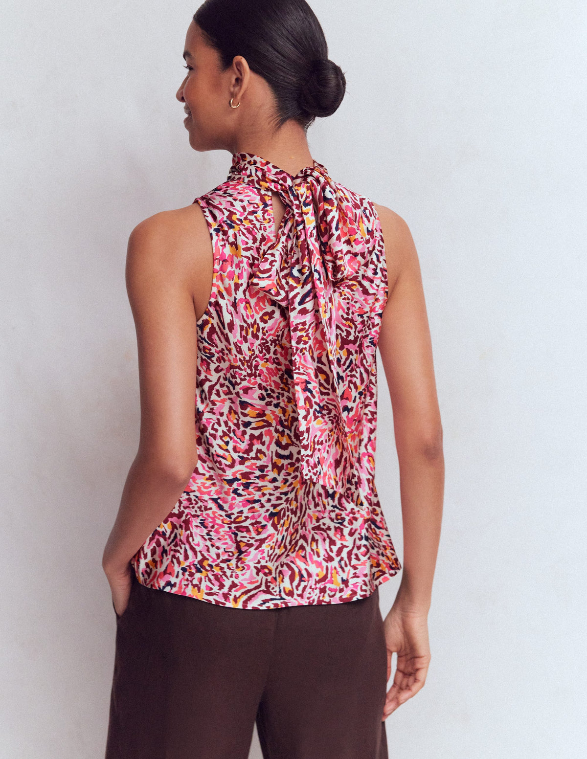 Neckholder-Oberteil aus Satin-Bunt, Fließendes Leopardenmuster-3