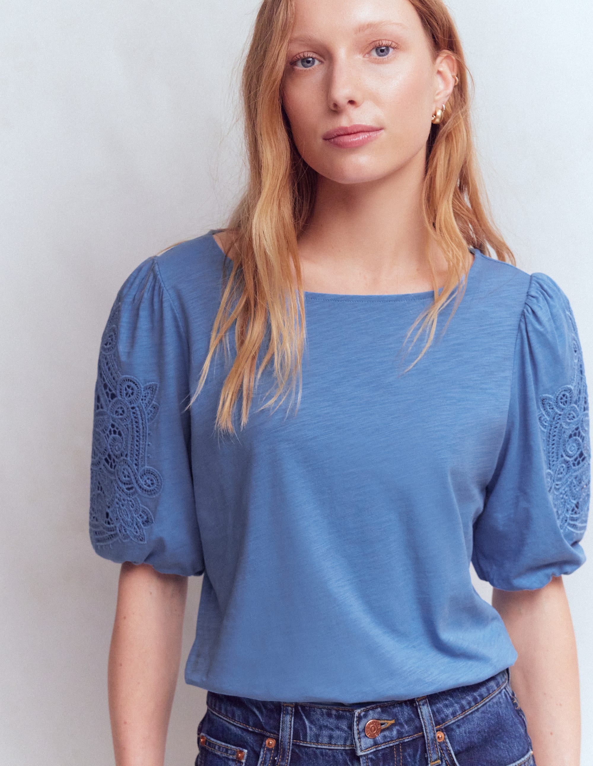 Jerseyoberteil mit Cutwork-Detail-Vergissmeinnicht Blau - Image 4
