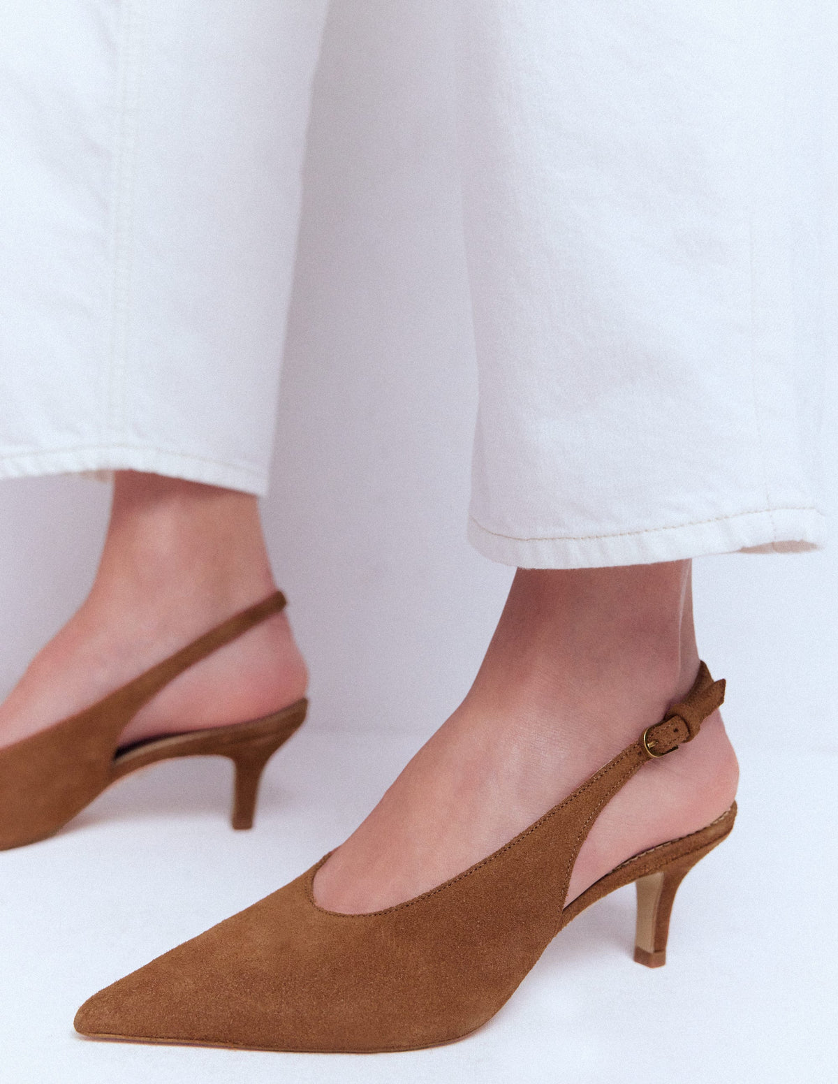 Hochgeschnittene Slingback-Pumps-Hellbraun-2