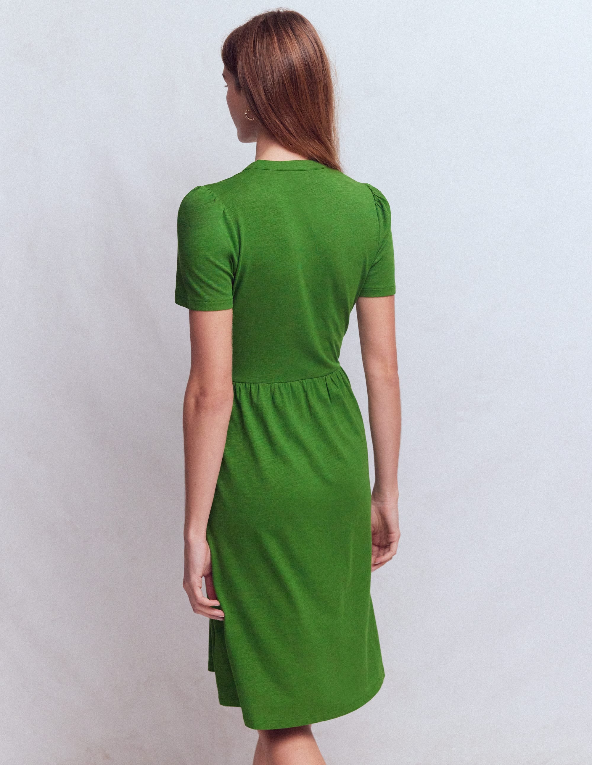 Naomi Kurzärmliges Kleid-Promenadengrün - Image 4