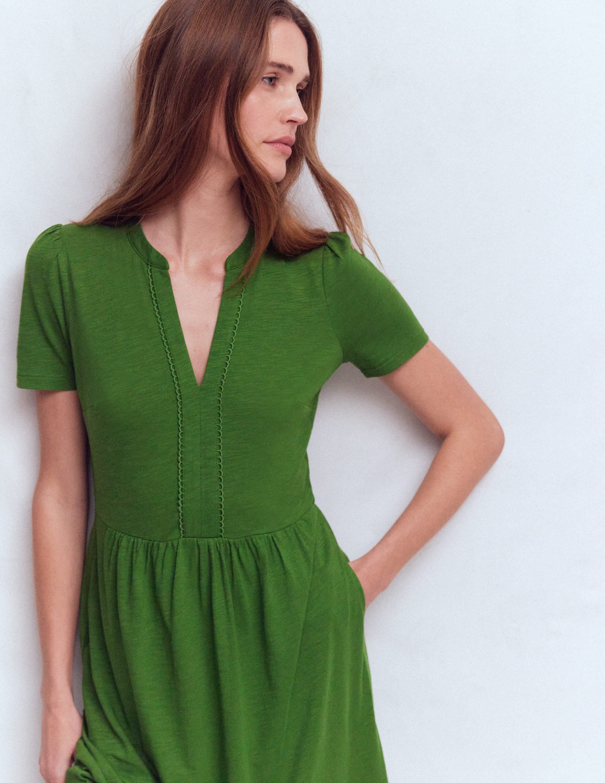 Naomi Kurzärmliges Kleid-Promenadengrün - Image 5