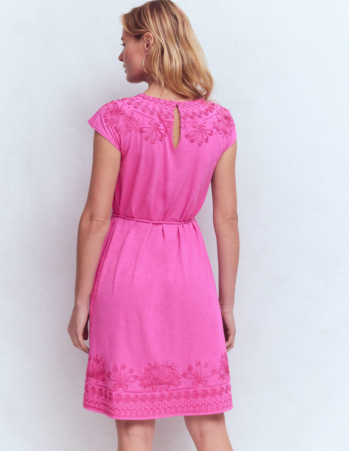 Kurzes Jerseykleid mit Stickerei-Passionsblume-3