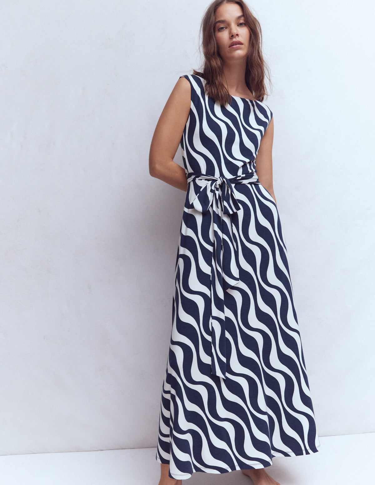 Tamsin Jersey Midi Dress-French Navy, Rhythmic Wave - Image 4