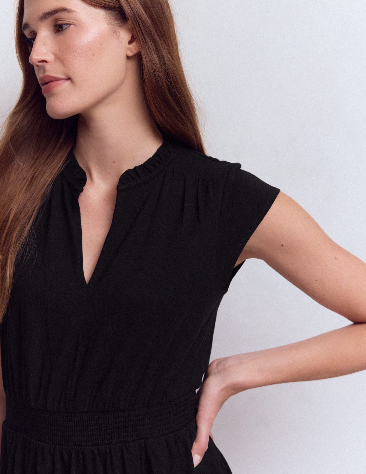 Alba Gesmoktes Jersey-Midikleid-Schwarz-2