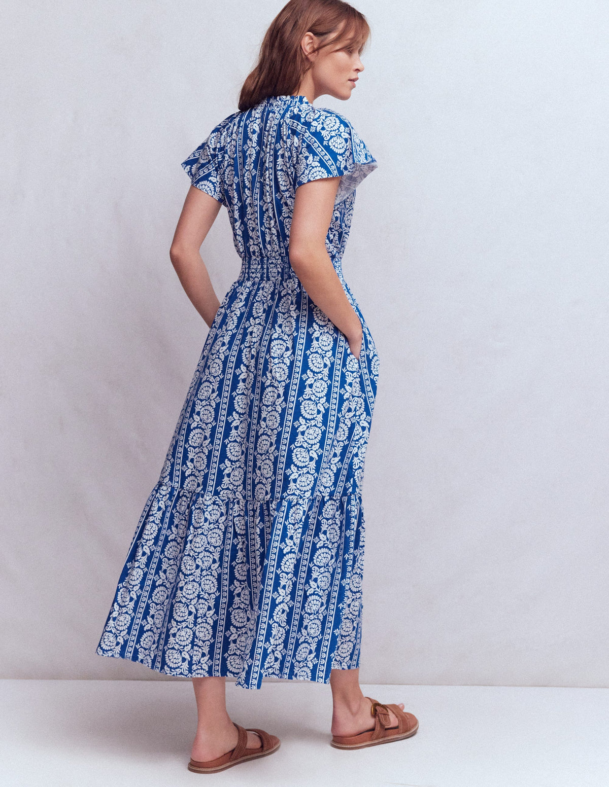 Tala Gestuftes Jersey-Maxikleid-Leuchtendes Blau, Blumenornament - Image 4