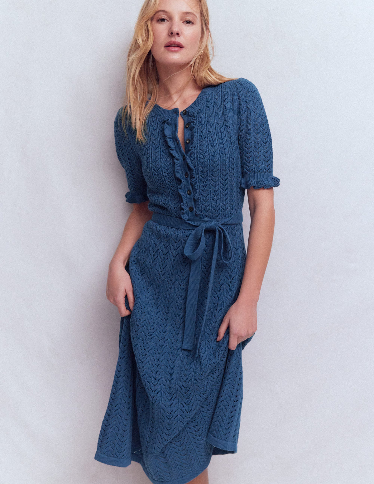 Henley-Strickkleid mit Rüschen-Denim-Blau - Image 1