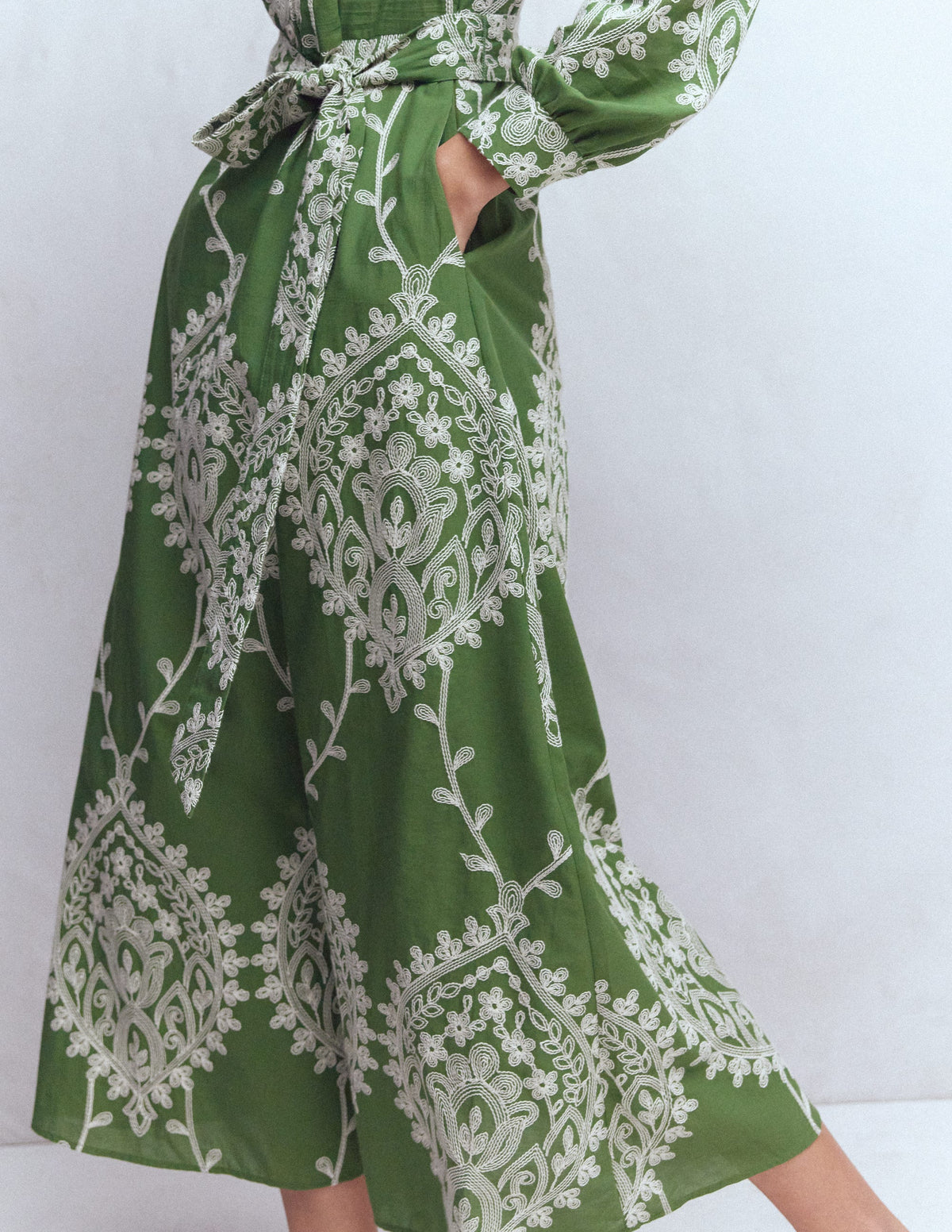 Ava Baumwoll-Midikleid-Grün Lochstickerei - Image 2