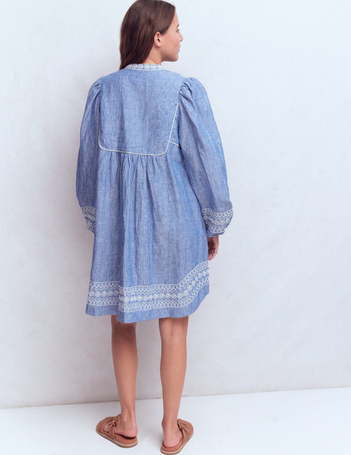 Robe Pia en lin avec empiècement à pampilles-Broderie chambray-3