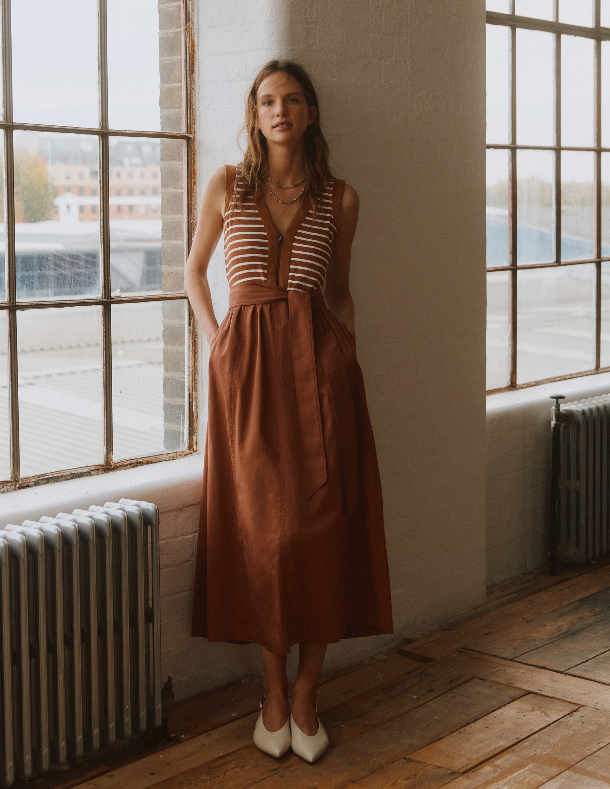Kleid aus Materialmix mit Reißverschluss vorn-Ingwer und Naturweiß Streifen-5