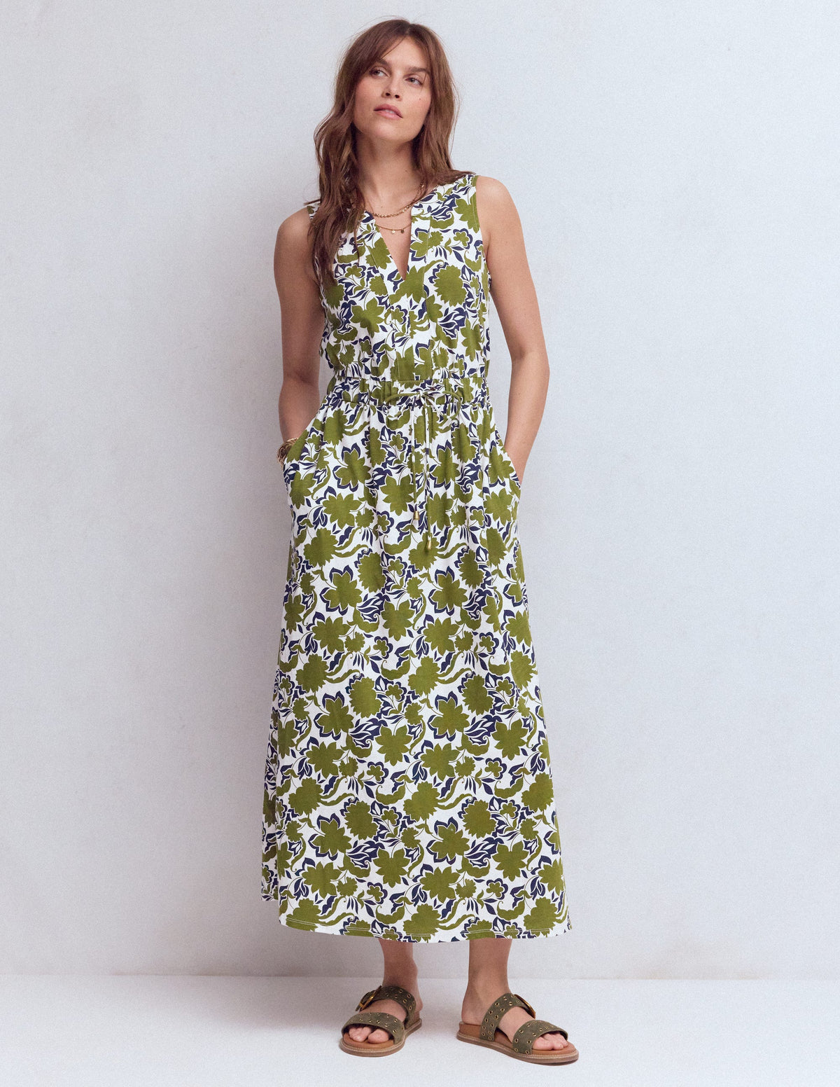Robe midi Delphine en jersey-Olive, motif Shadow Blossom - Image 1