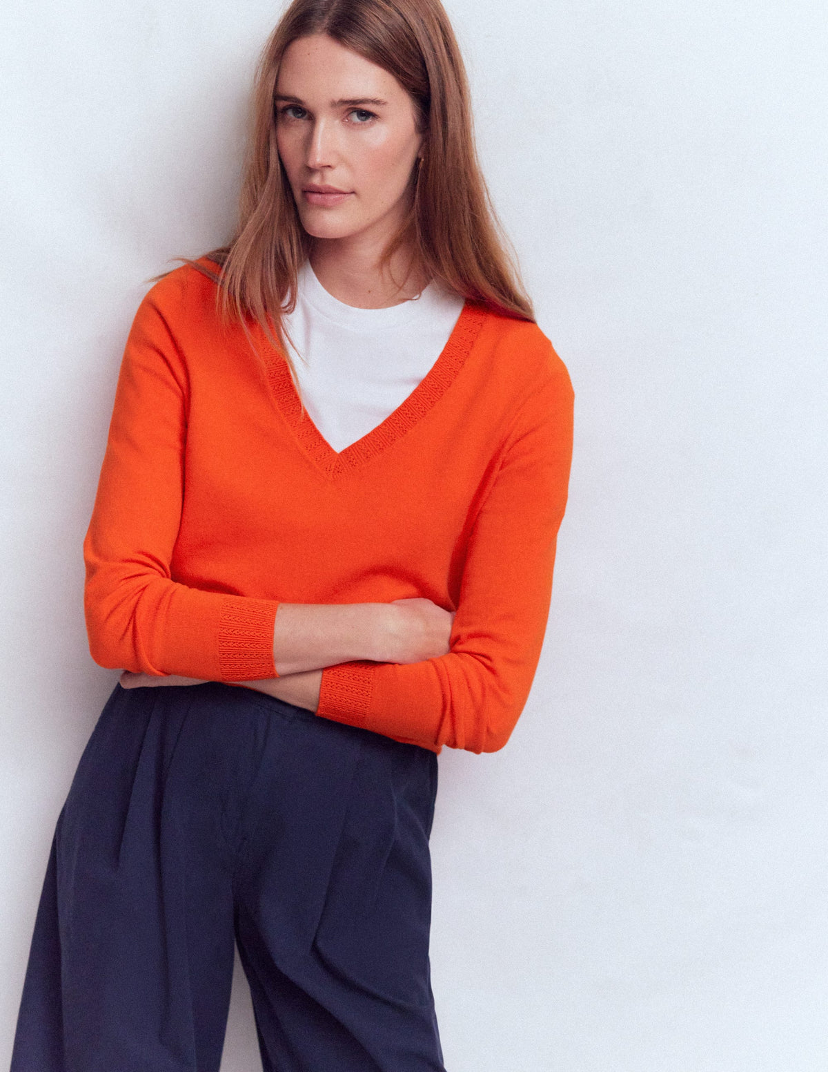 Emilia Baumwollpullover mit V-Ausschnitt-Abendrot-Orange - Image 4