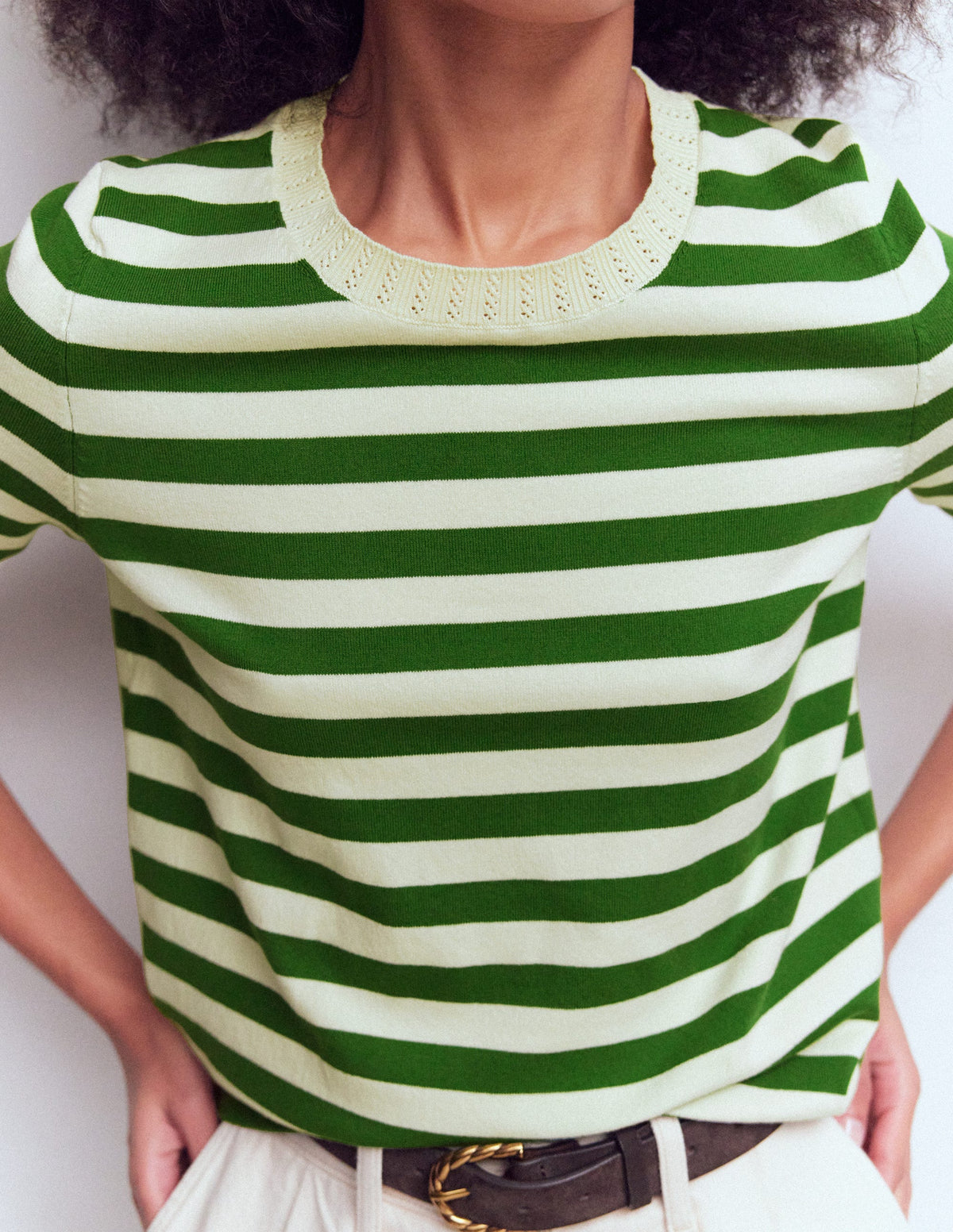Emilia Baumwoll-T-Shirt mit Rundhalsausschnitt-Promenaden Grün/Naturweiß Streifen-2