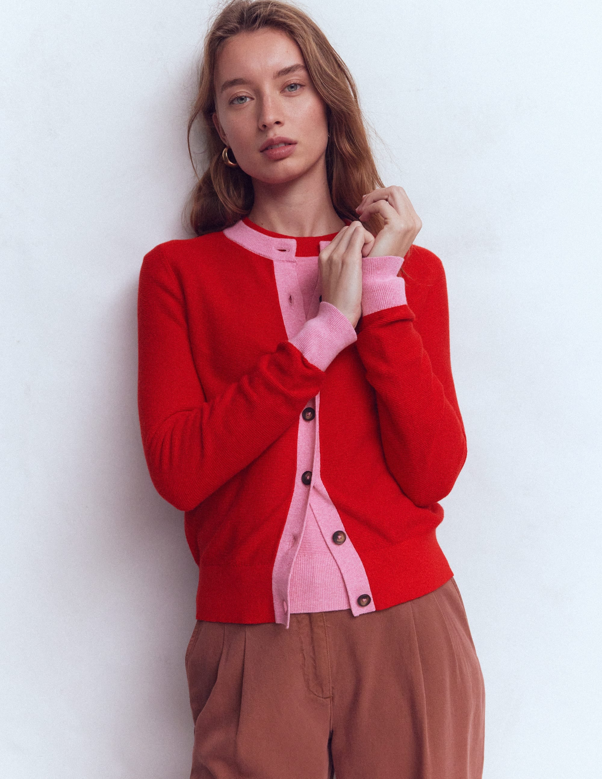 Grace Strickjacke in Blockfarben-Leuchtende Kirsche - Image 1