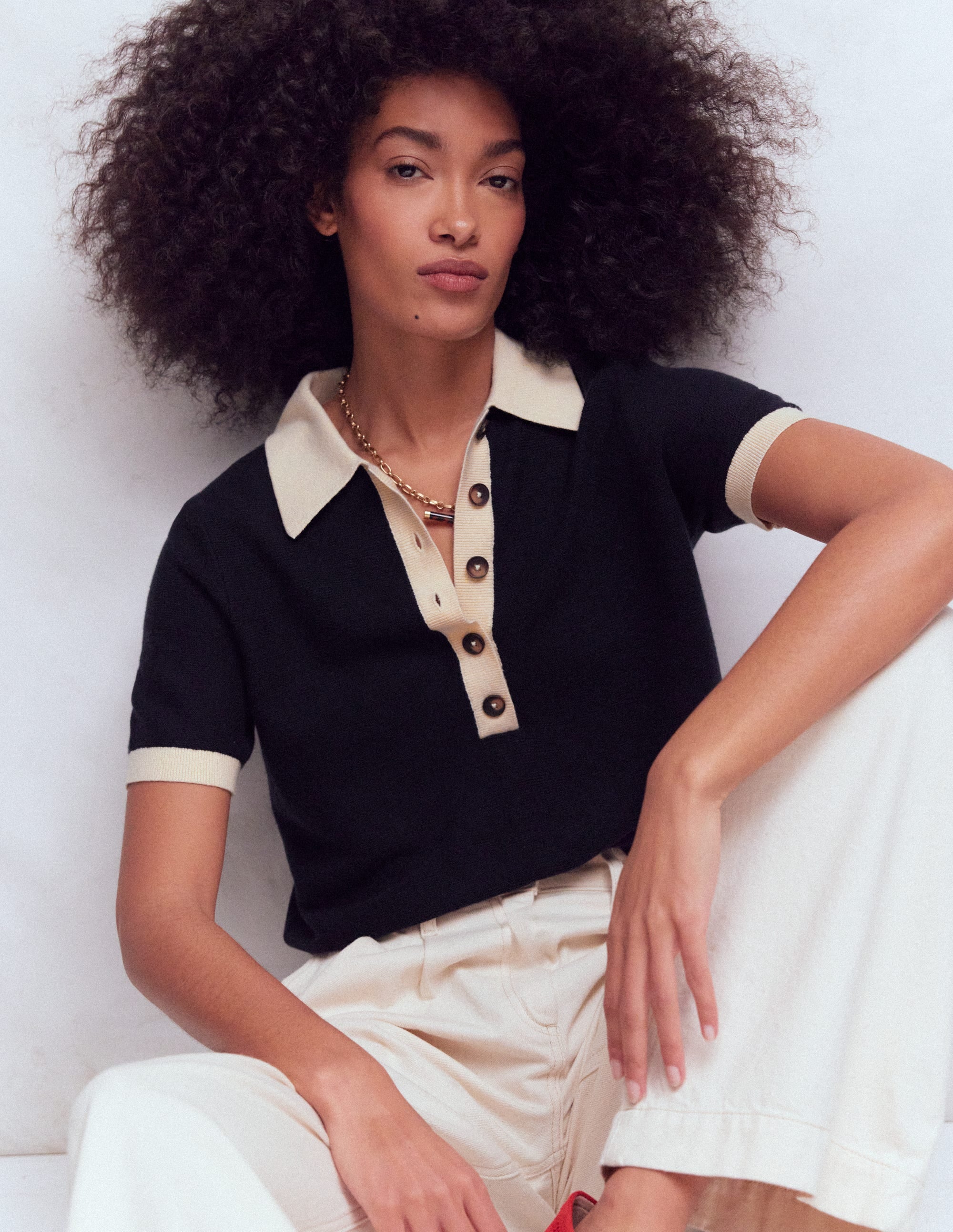 Grace T-Shirt in Blockfarben-Marineblau - Image 4