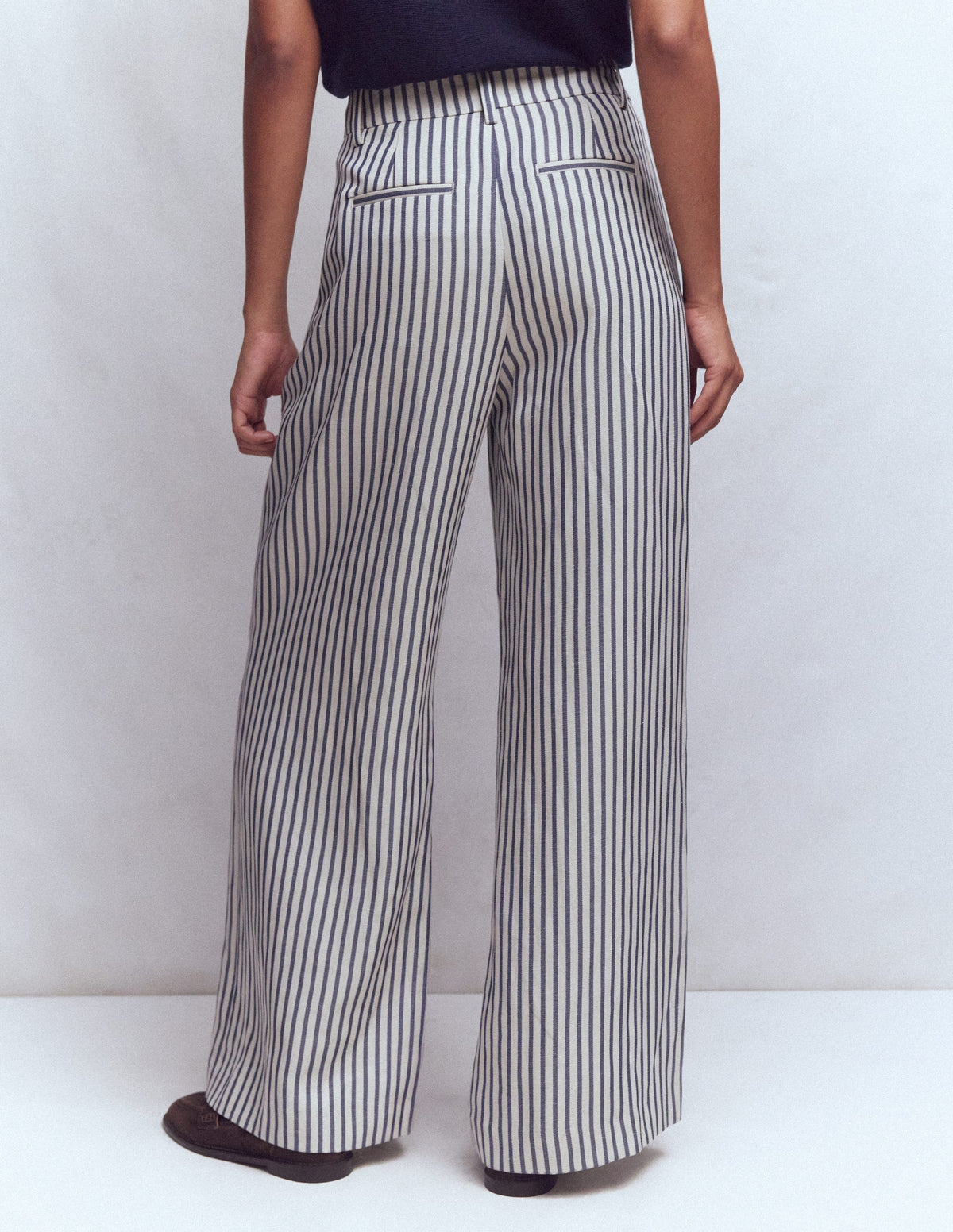 Pantalon large Kensington-Bleu et Ivoire à Rayures - Image 3