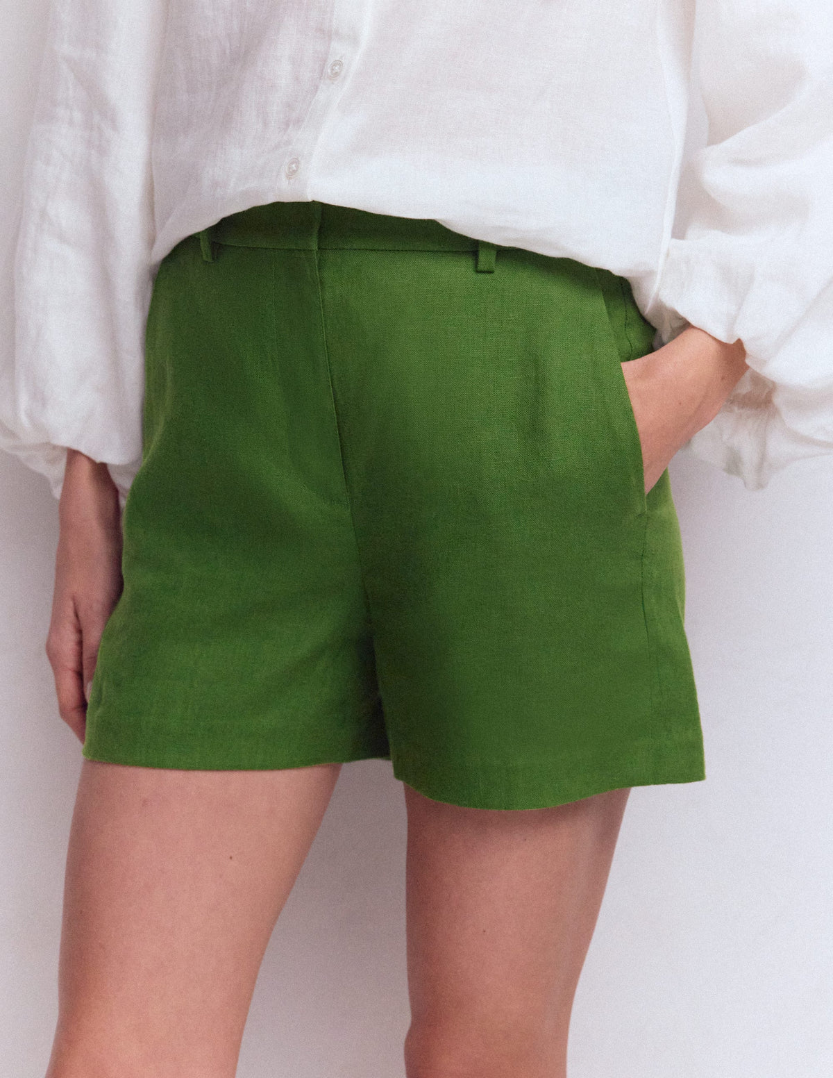Belgravia Linen Shorts-Promenade Green - Image 5
