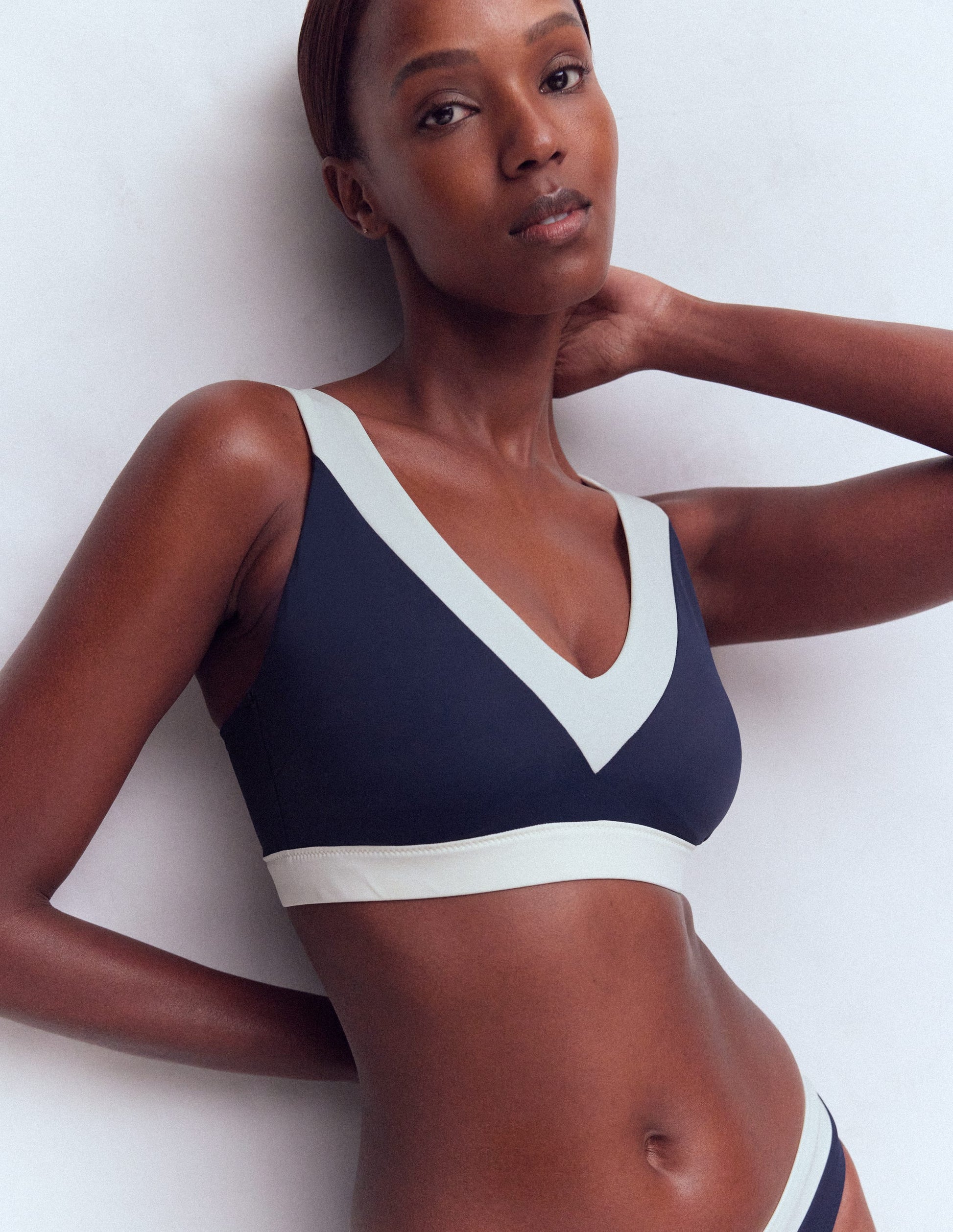 Haut de bikini Campania croisé dans le dos-Bleu marine, colourblock ivoire-5
