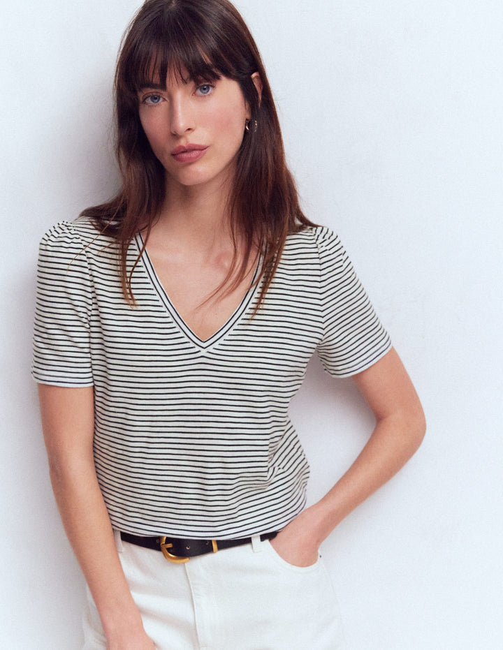 Sophie Flammgarn-T-Shirt mit V-Ausschnitt-Naturweiß/Navy, Gestreift