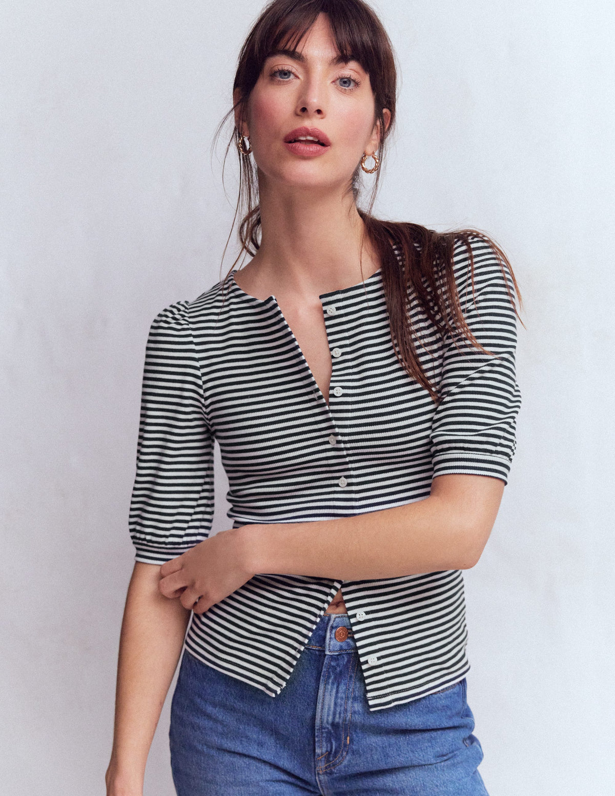 Evie Geripptes Oberteil mit Puffärmeln-Naturweiß/Navy, Gestreift-1