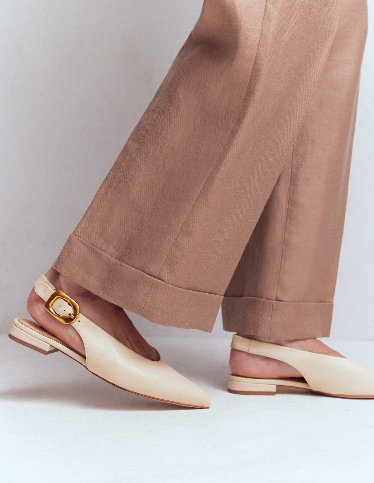 Hochgeschnittene, flache Schuhe mit spitzem Zehenbereich-Beige-2