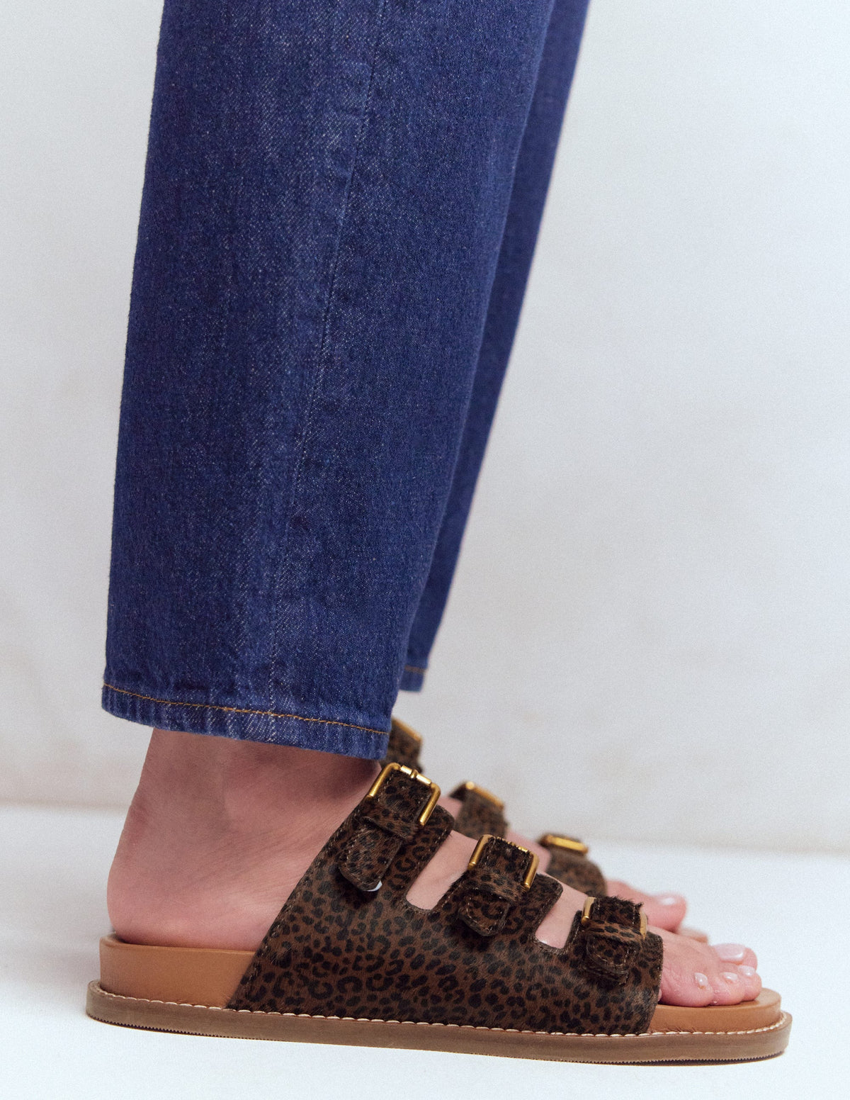 Sandalen mit drei Riemen und Fußbett-Mohair, Leopardenmuster-3
