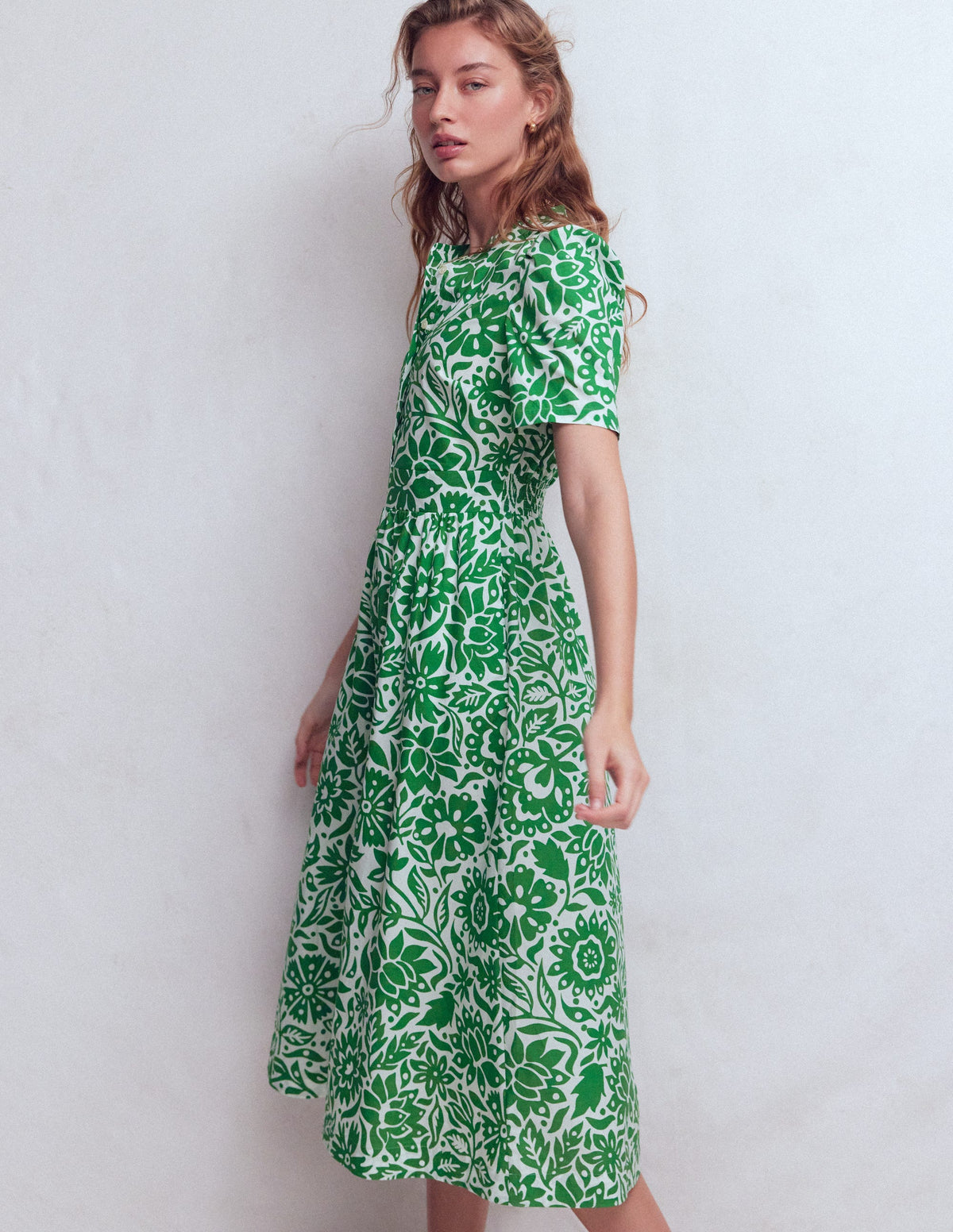 Ivy Baumwoll-Midikleid mit Knopfleiste-Saftiges Grün, Großflächiges Wiesenmuster-5