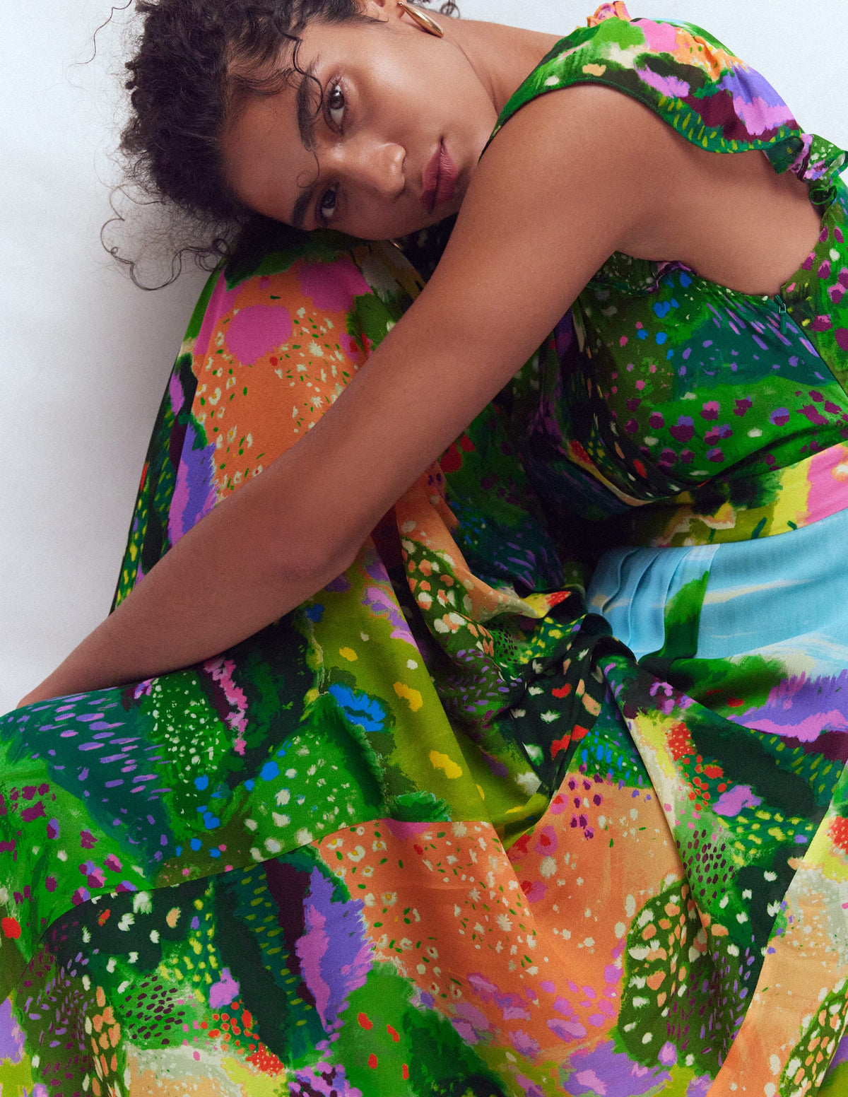 Plissiertes Maxikleid mit Rüschen-Bunt, Gartenpfad - Image 6