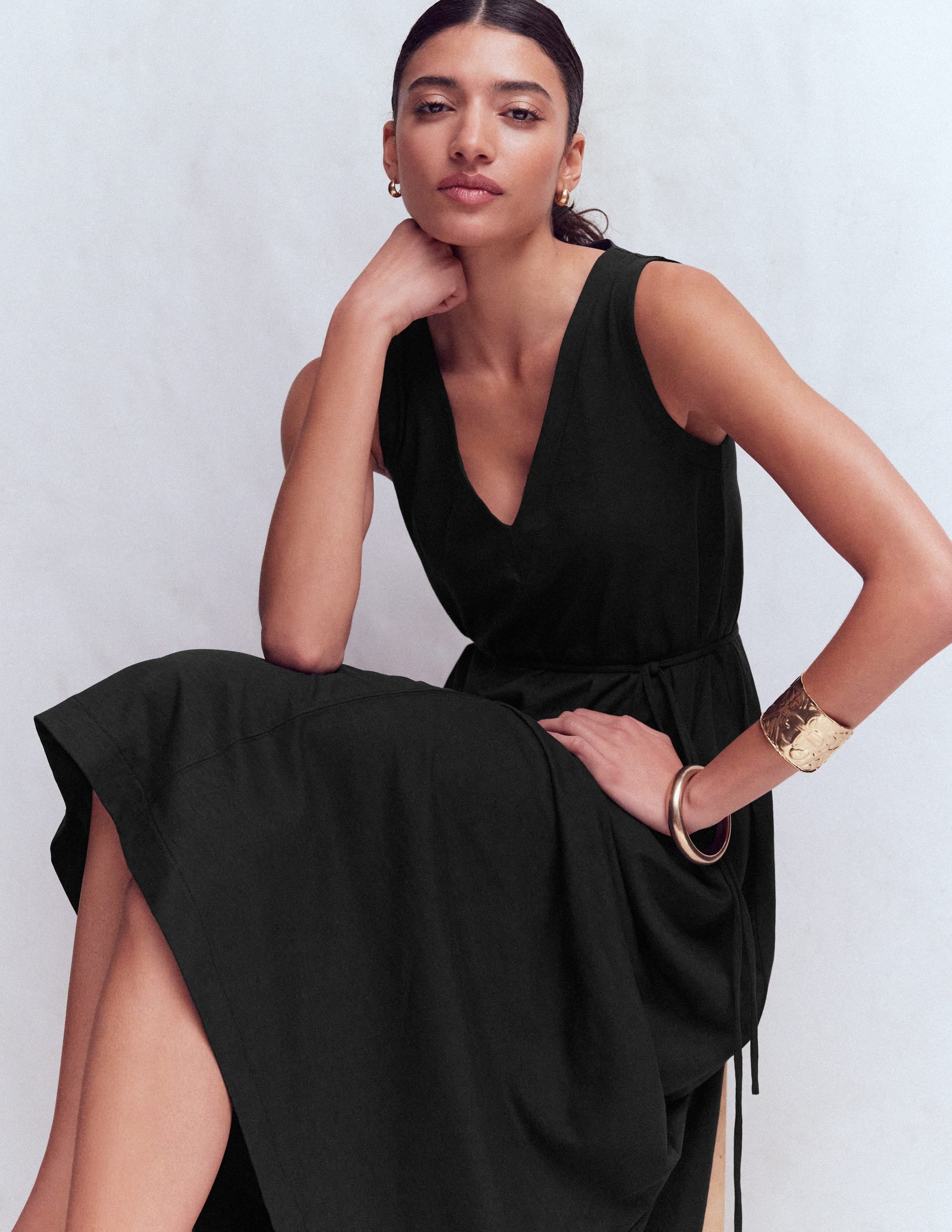 Mia Jersey-Midikleid mit V-Ausschnitt-Schwarz - Image 1
