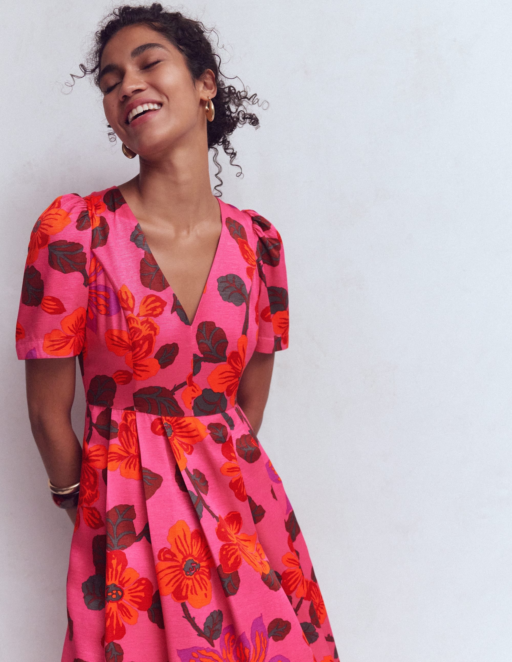 Plissiertes Kleid mit V-Ausschnitt-Rosa, Kunstvolle Blüten - Image 2