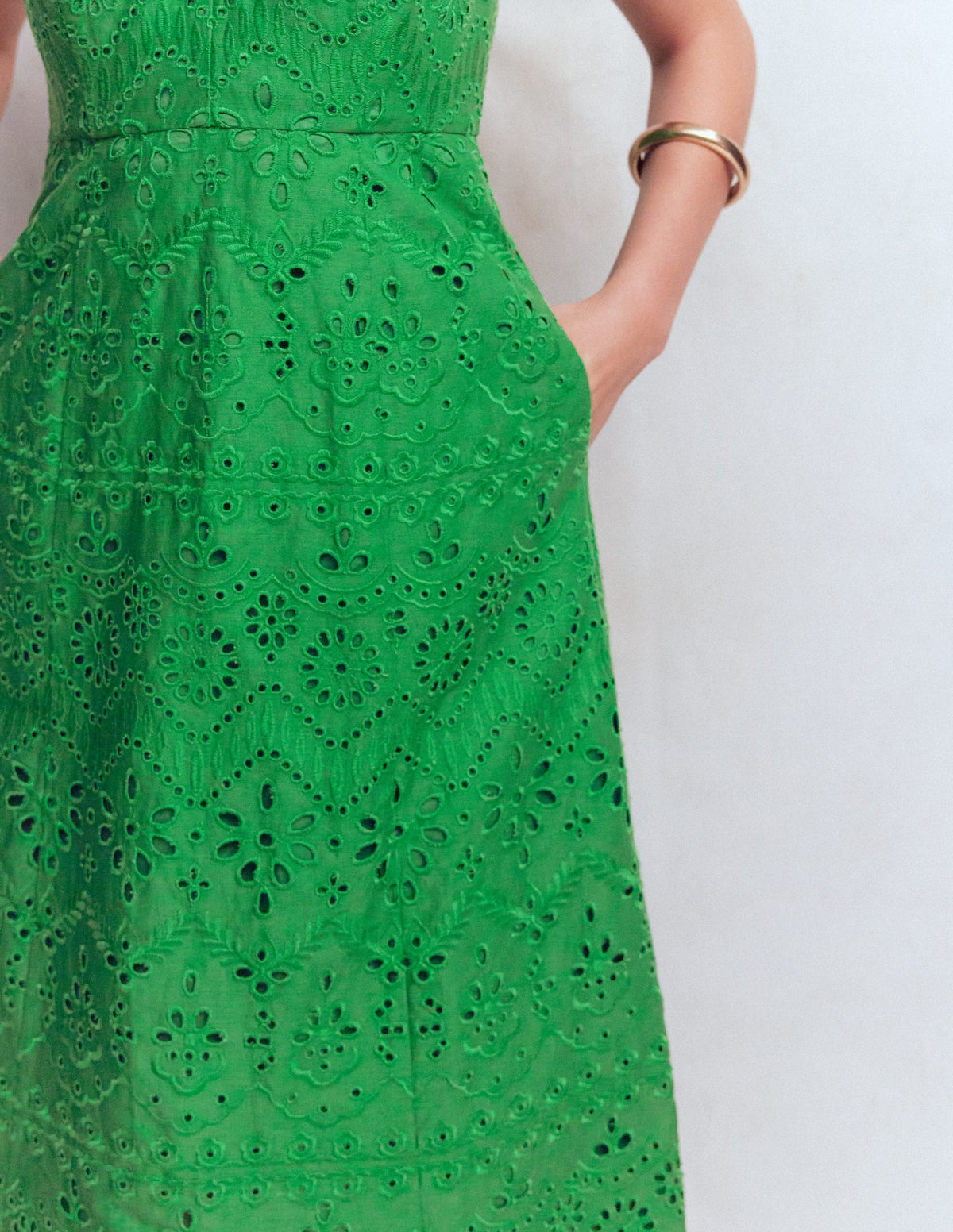Robe en lin à taille empire et broderie anglaise-Broderie anglaise émeraude profond - Image 2