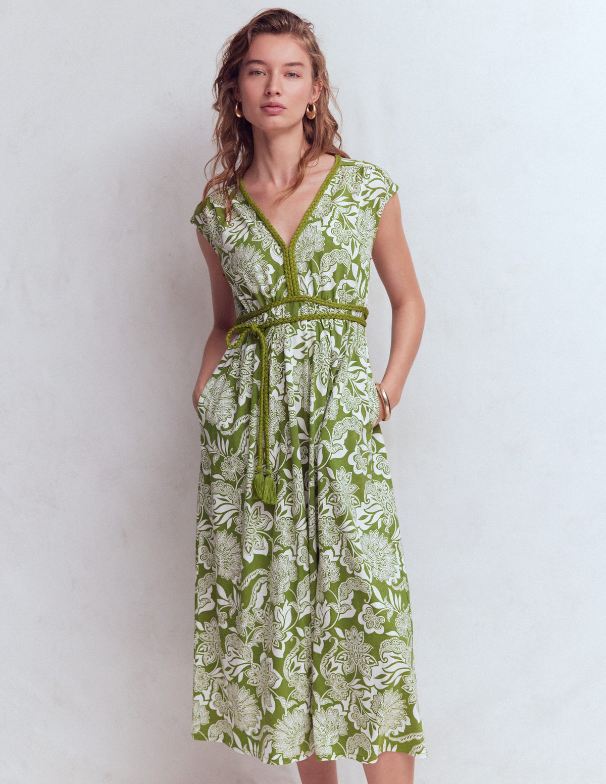 Heidi Gerafftes Jerseykleid mit Kordel-Olivgrün, Elegante Blüten-4
