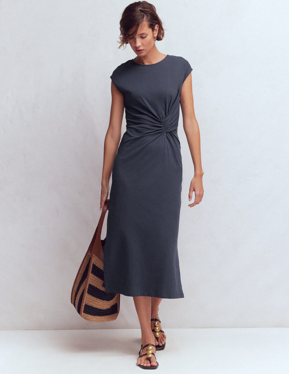 Robe midi Delilah torsadée-Bleu marine - Image 5