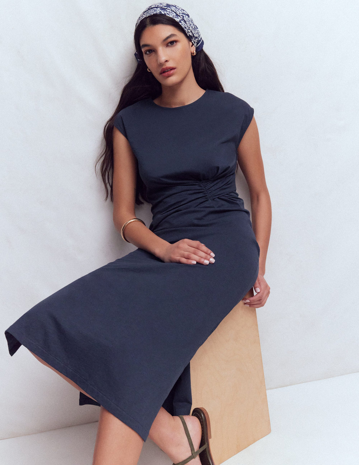 Robe midi Delilah torsadée-Bleu marine - Image 6