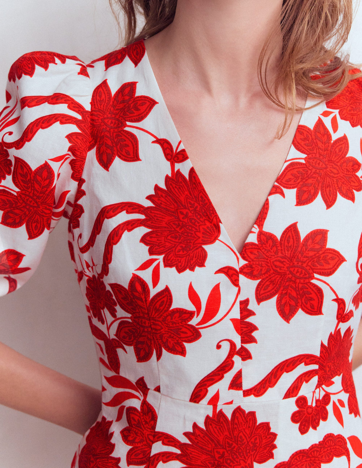 Marla Kurzes Kleid aus Leinenmischgewebe-Rot Elegante Blüten - Image 2